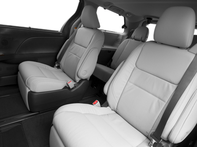 2017 Toyota Sienna XLE Auto Access Seat