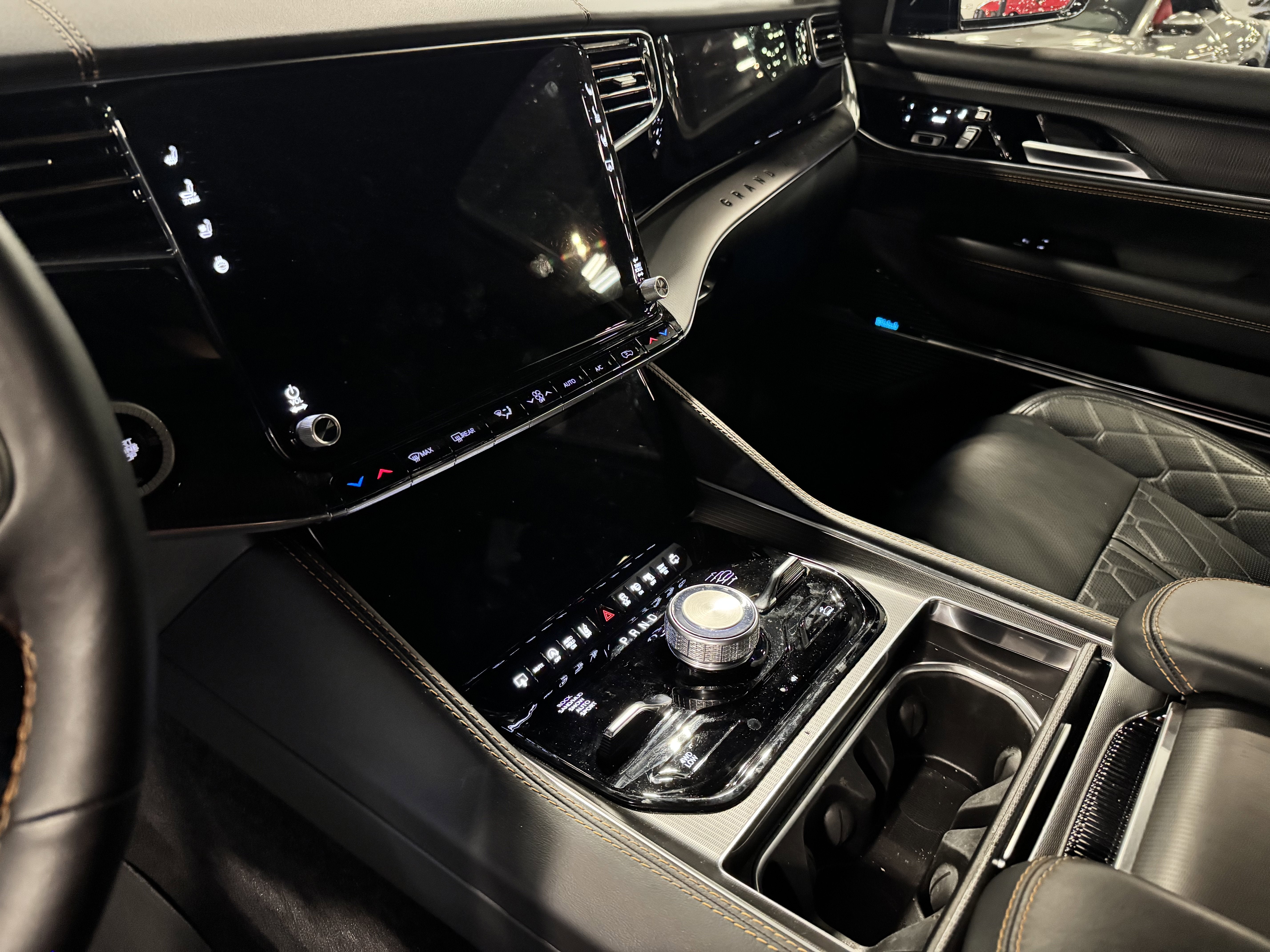 2025 Jeep Grand Wagoneer L Series III Obsidian