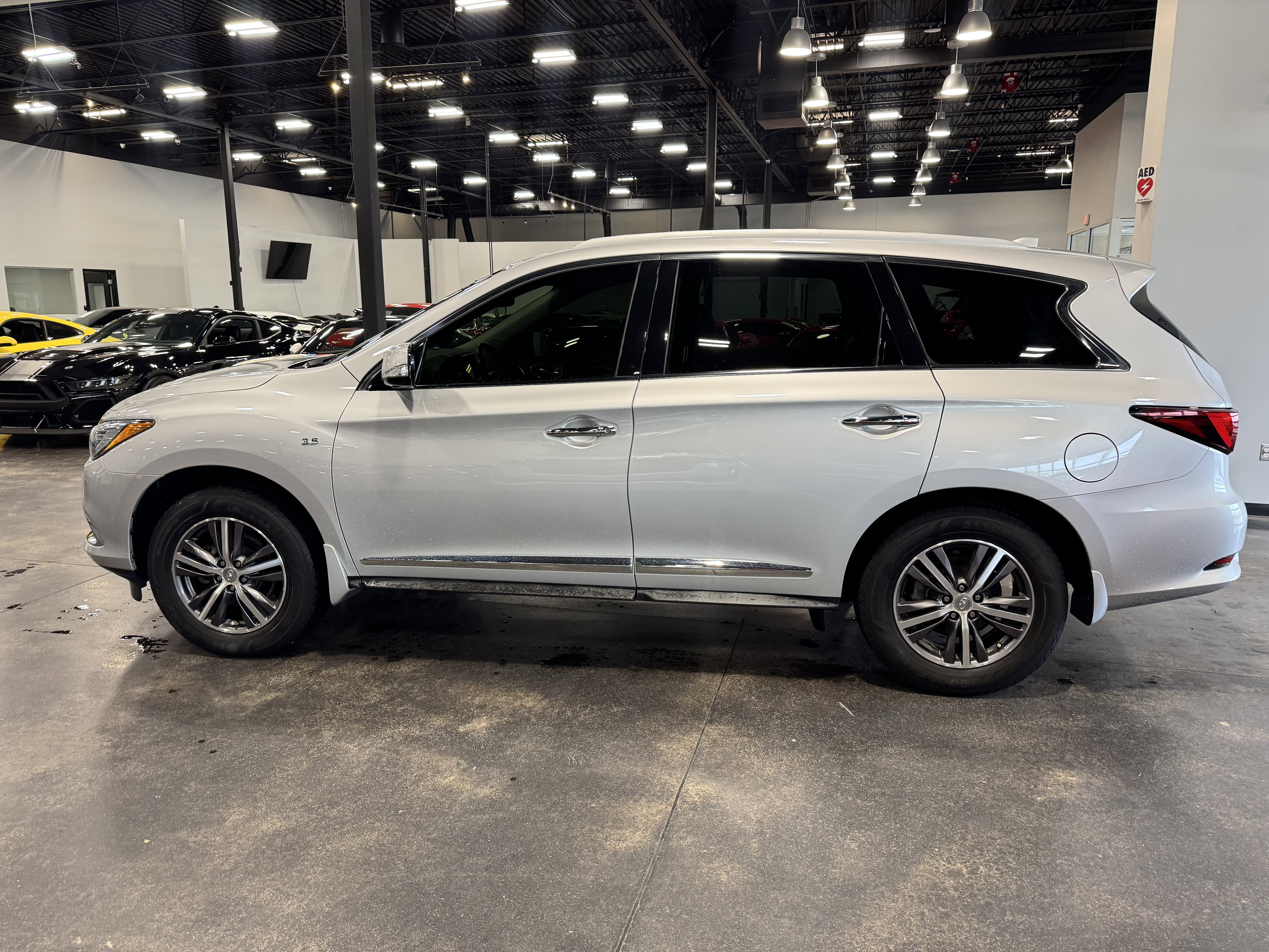 2017 INFINITI QX60 Base