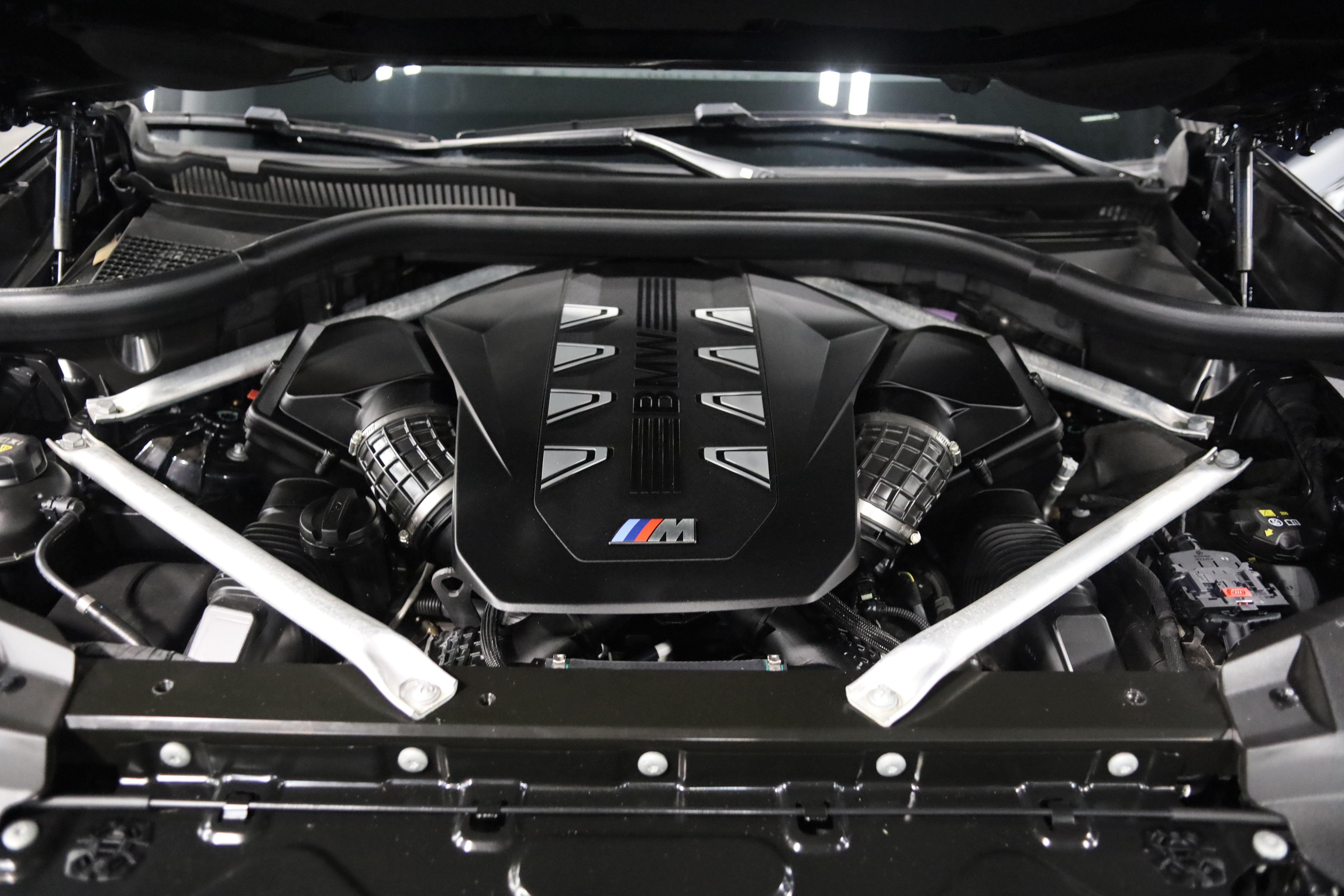 2024 BMW X7 M60i