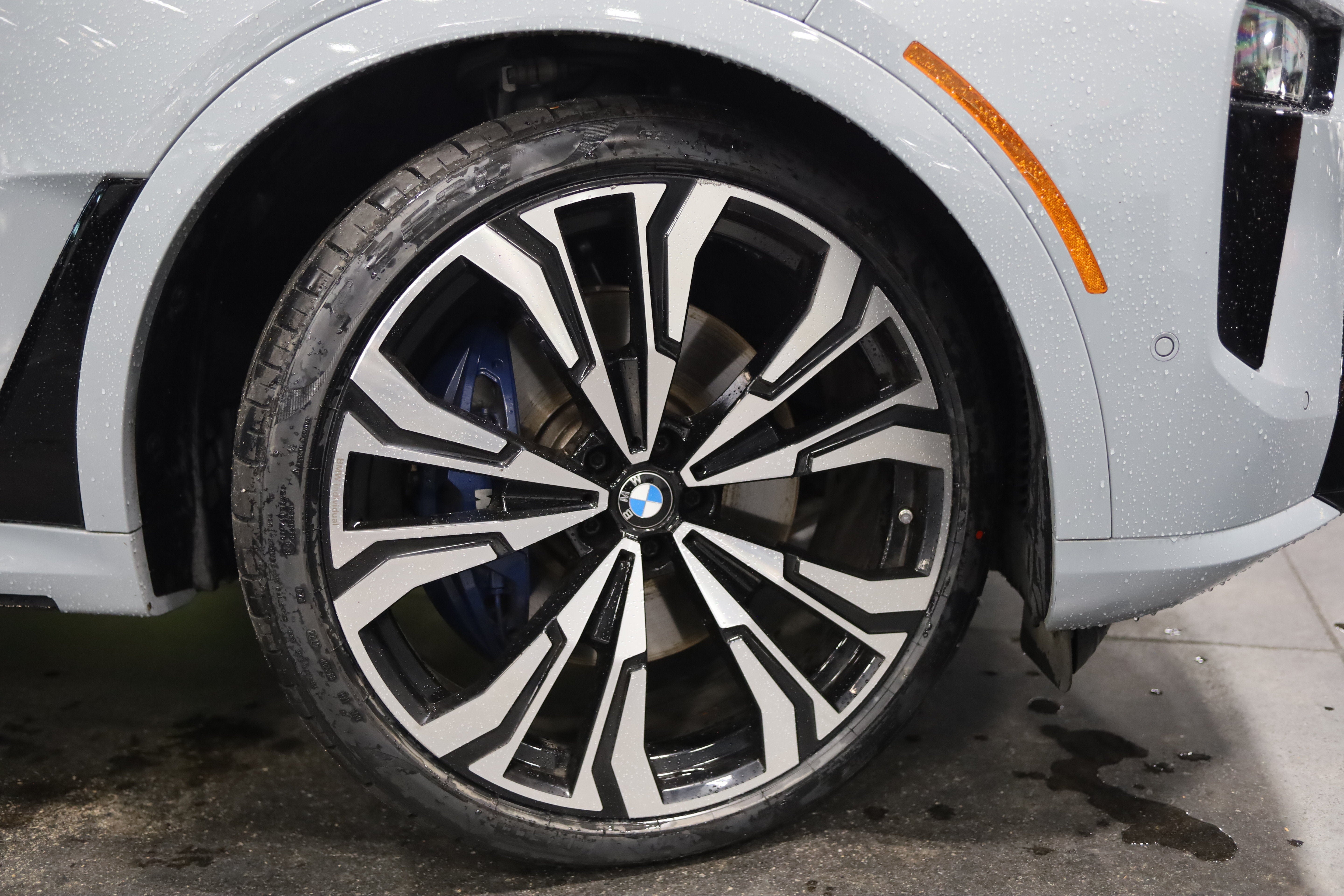 2024 BMW X7 M60i