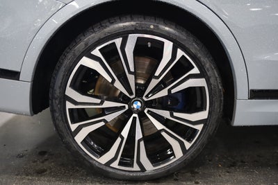 2024 BMW X7 M60i