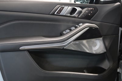 2024 BMW X7 M60i