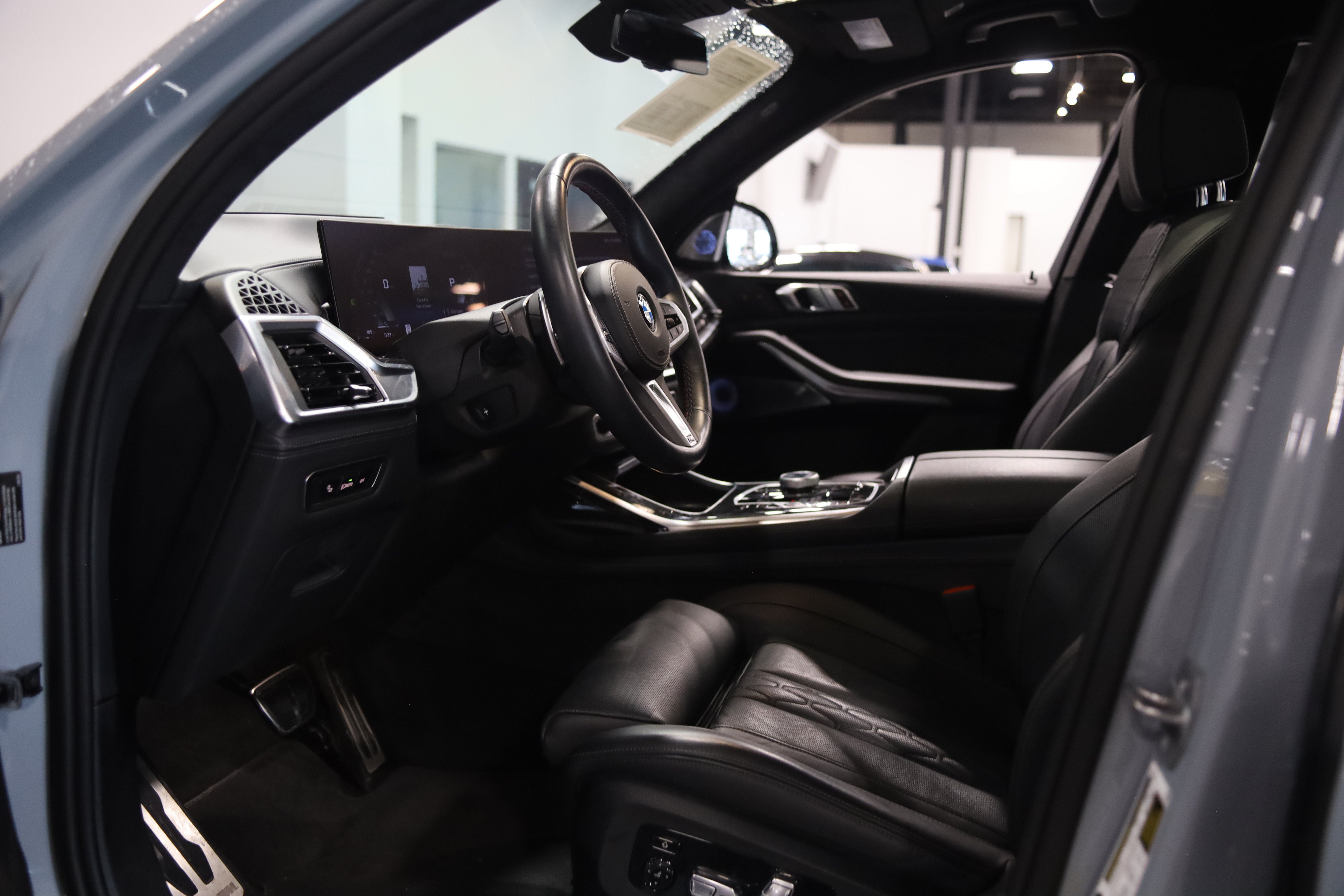 2024 BMW X7 M60i