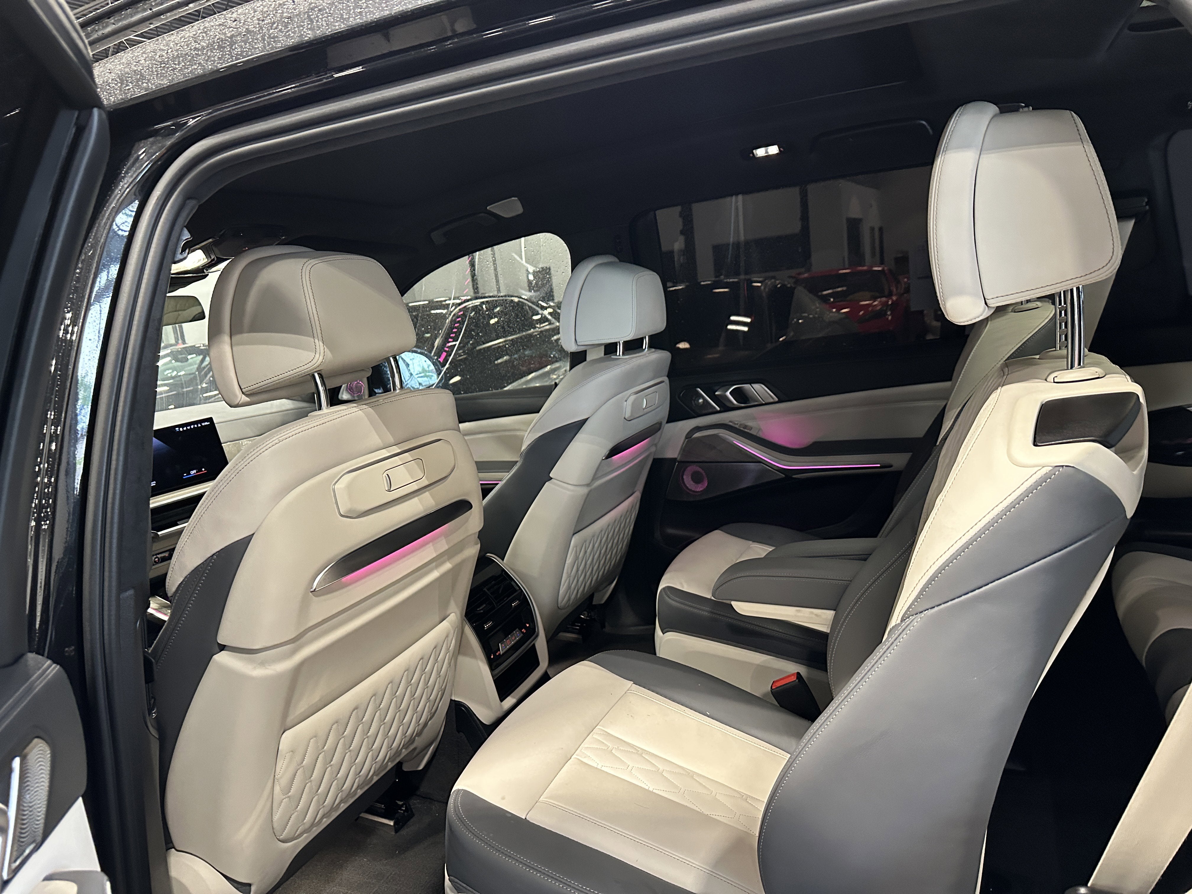 2023 BMW X7 M60i