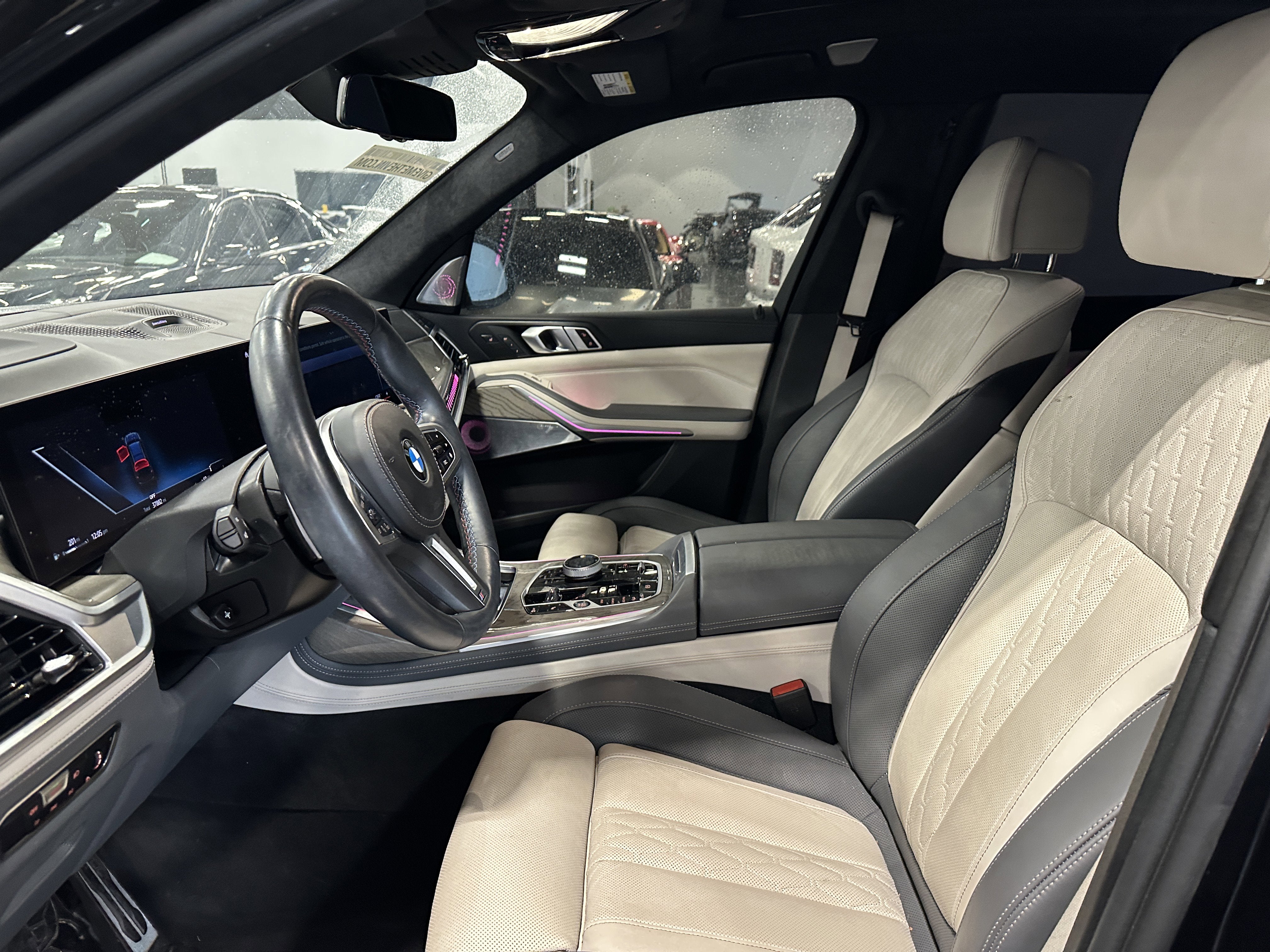 2023 BMW X7 M60i