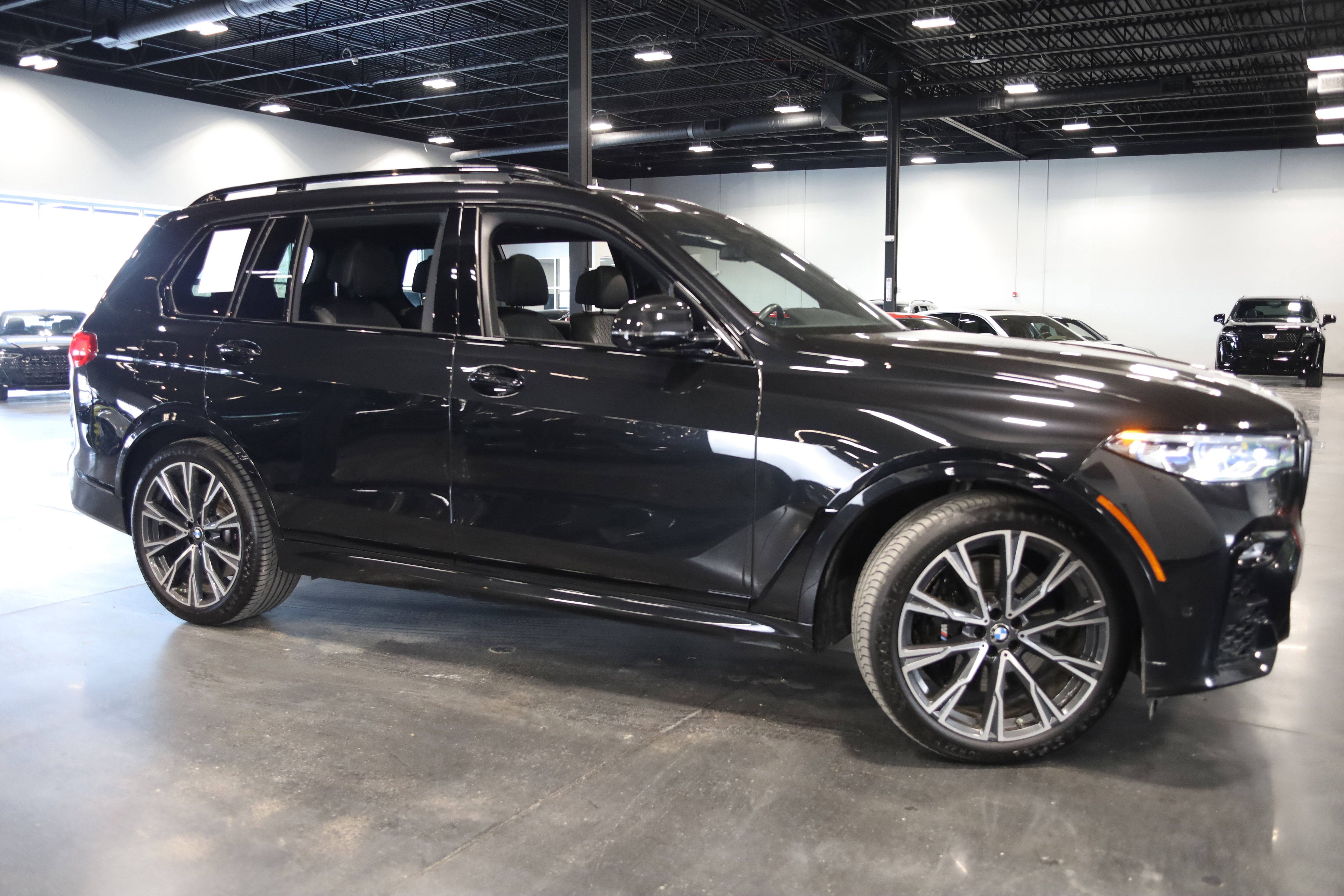 2022 BMW X7 M50i