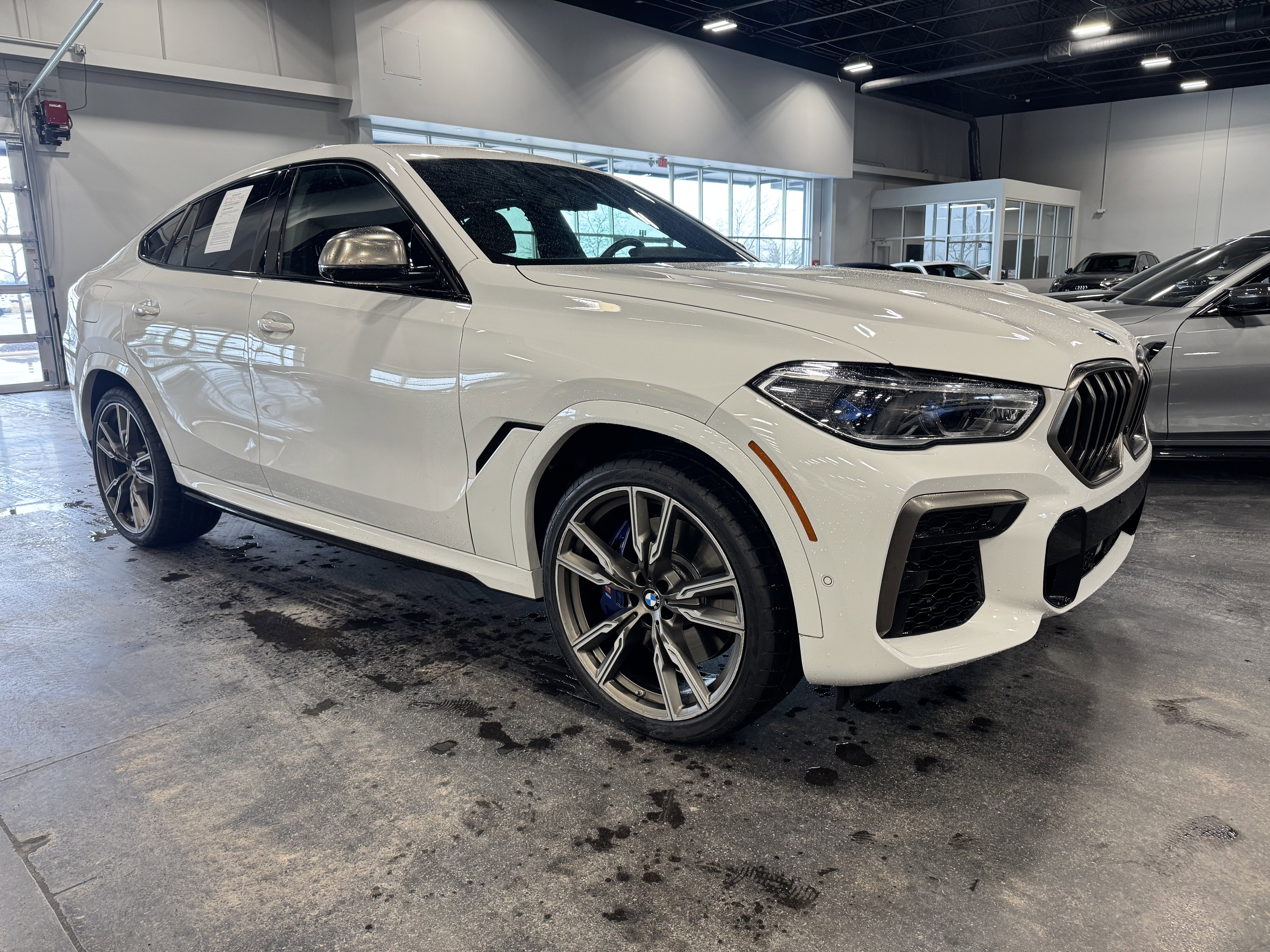 2022 BMW X6 M50i