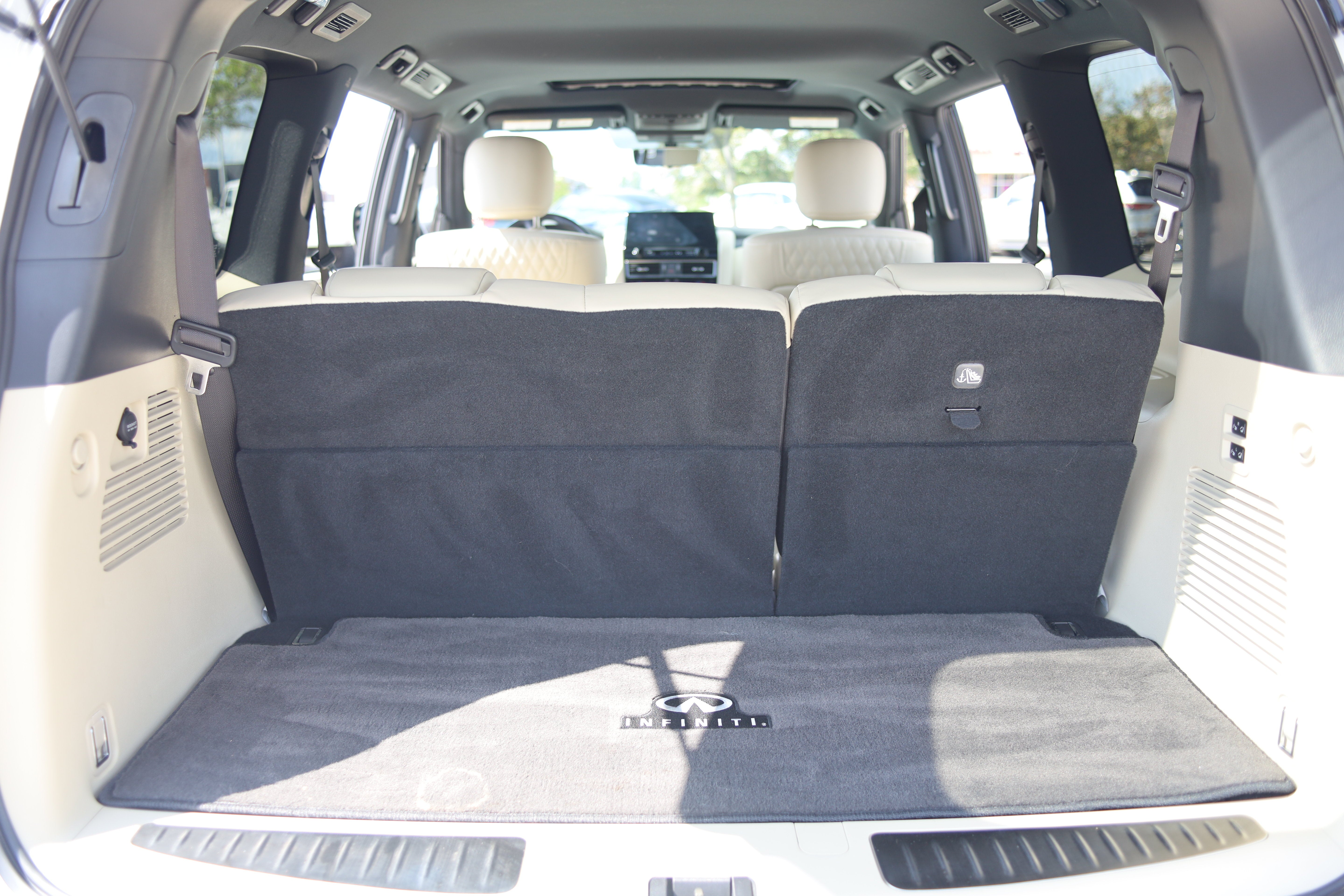 2024 INFINITI QX80 SENSORY