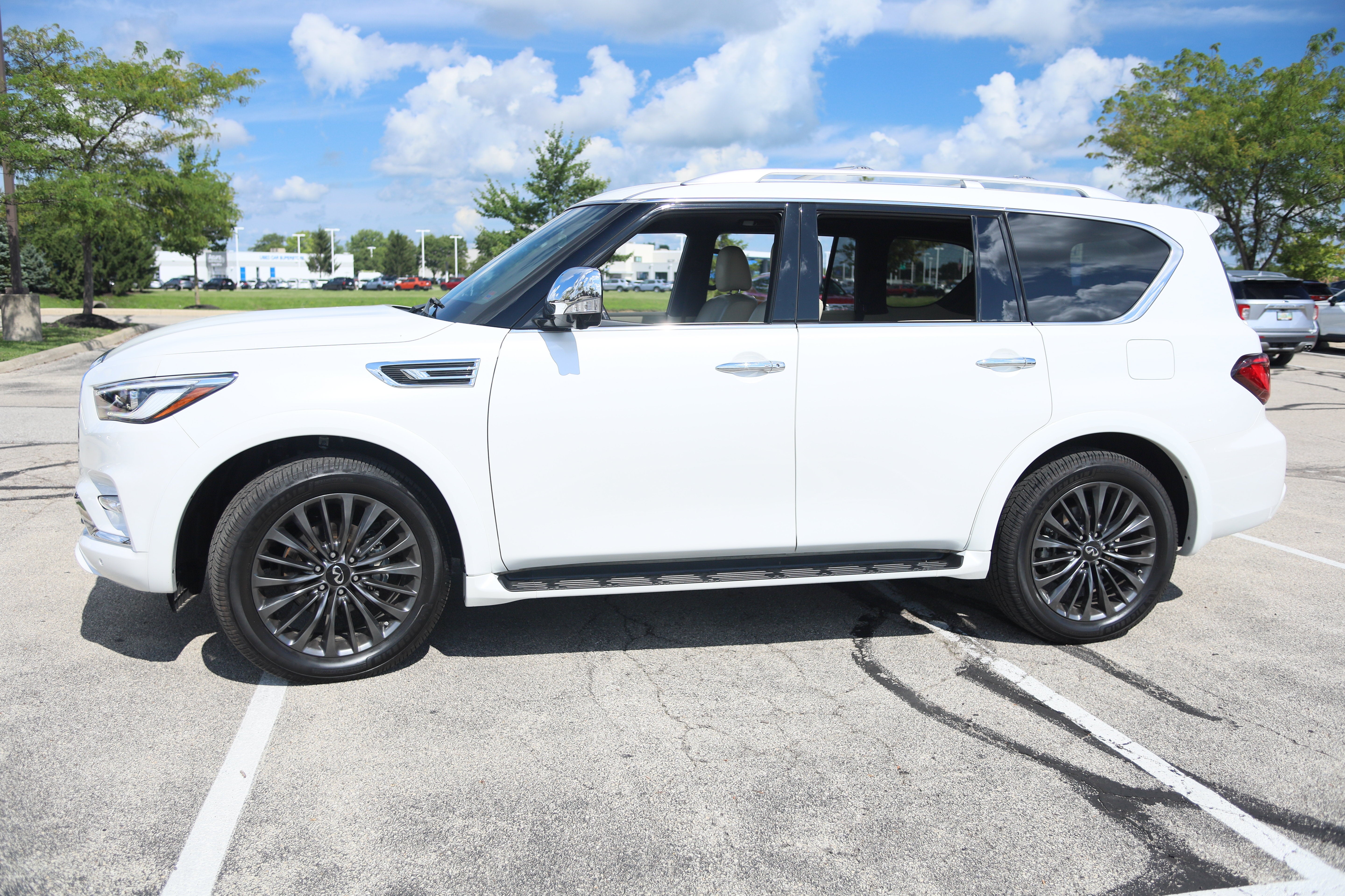 2024 INFINITI QX80 SENSORY