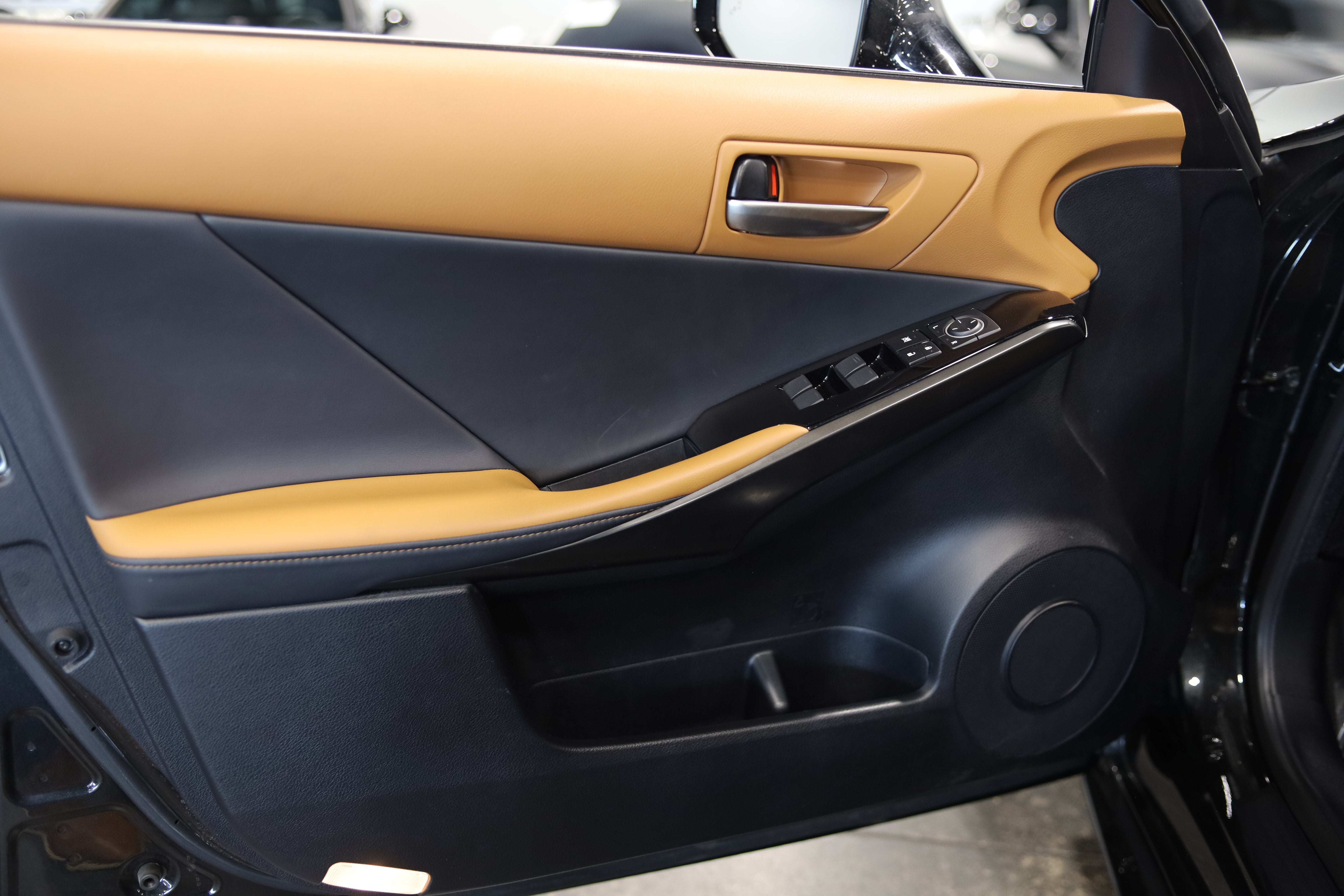 2025 Lexus IS IS 350 F SPORT Design