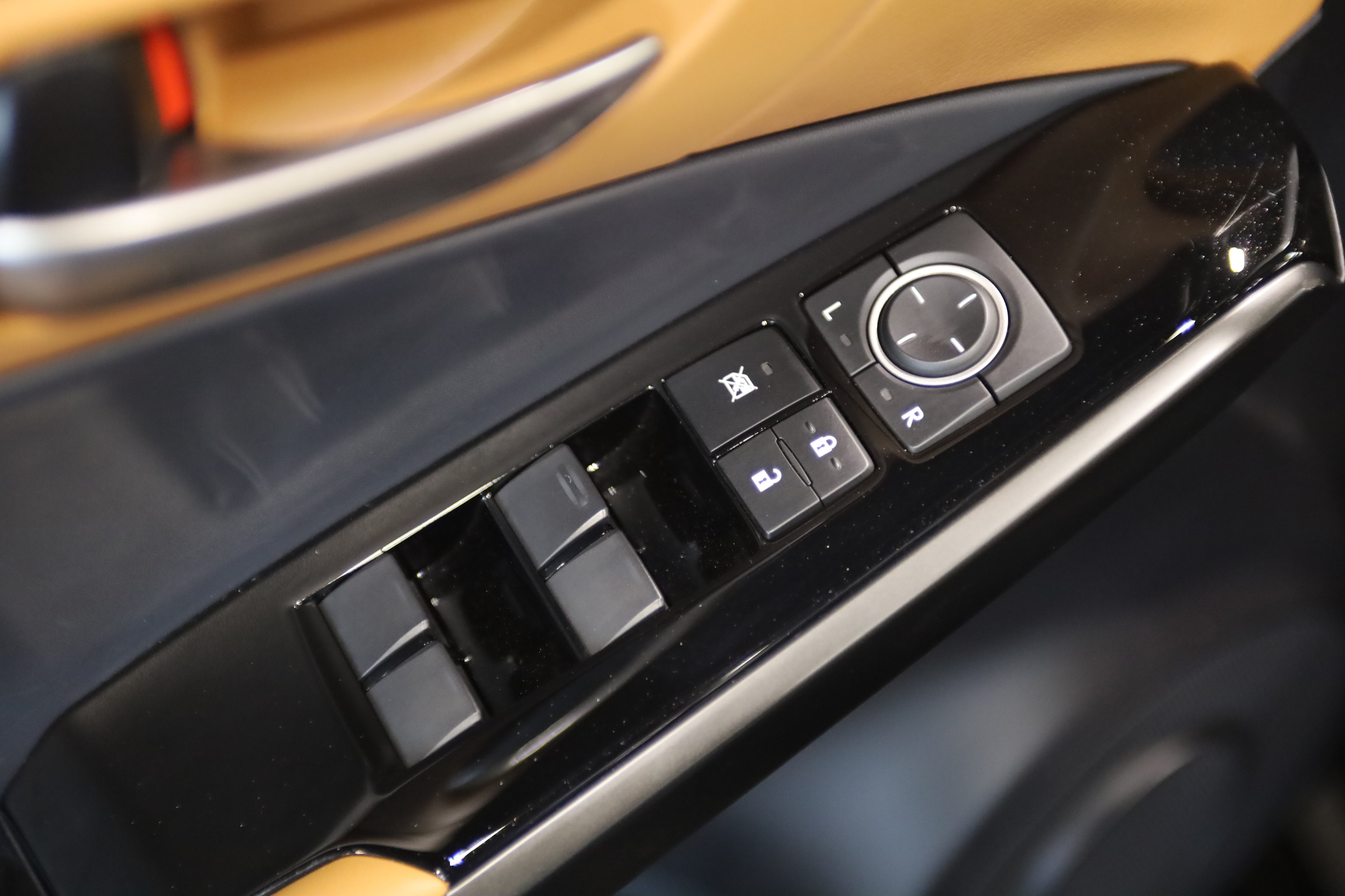 2025 Lexus IS IS 350 F SPORT Design