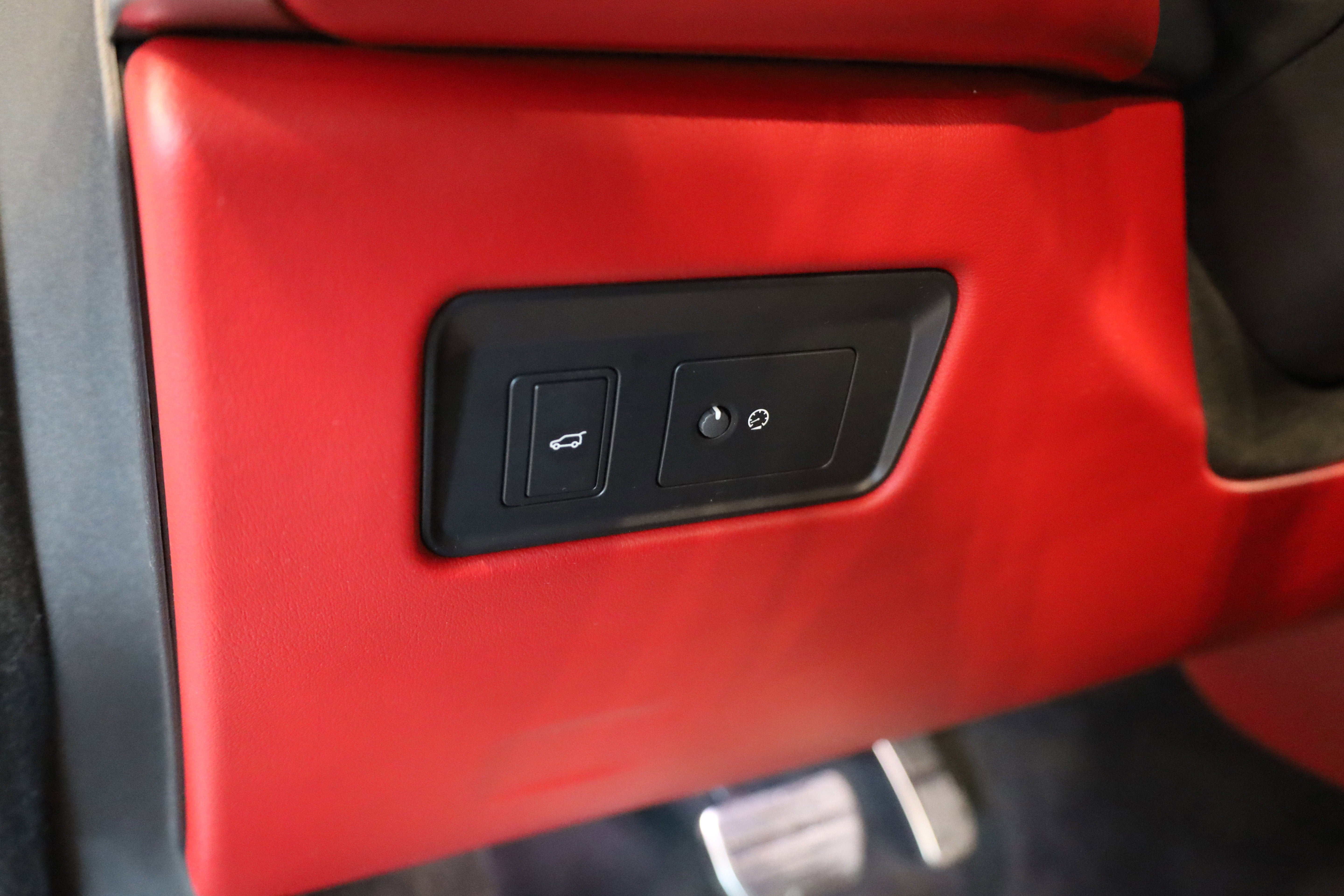 2023 Jaguar F-PACE SVR