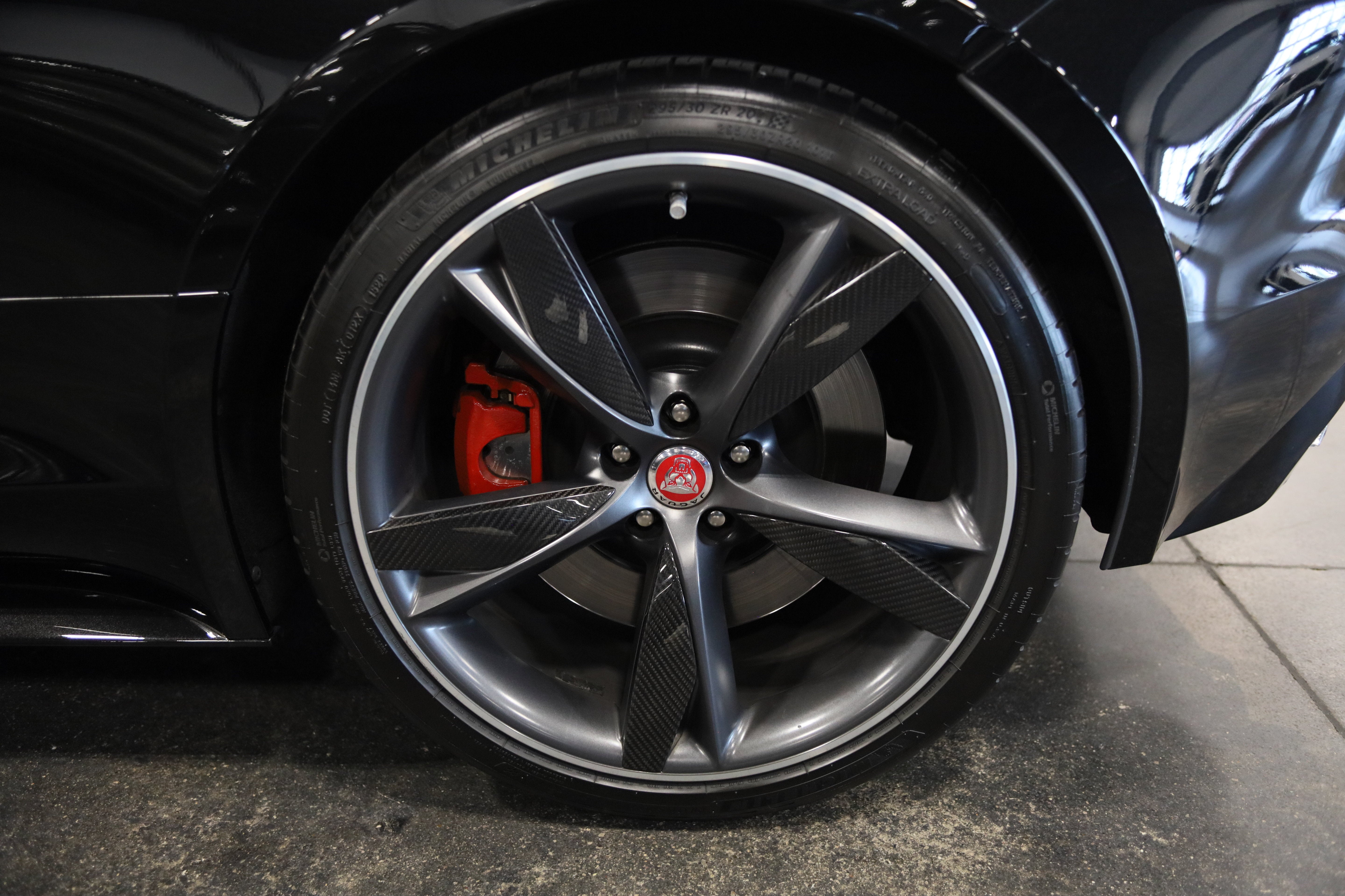 2018 Jaguar F-TYPE R