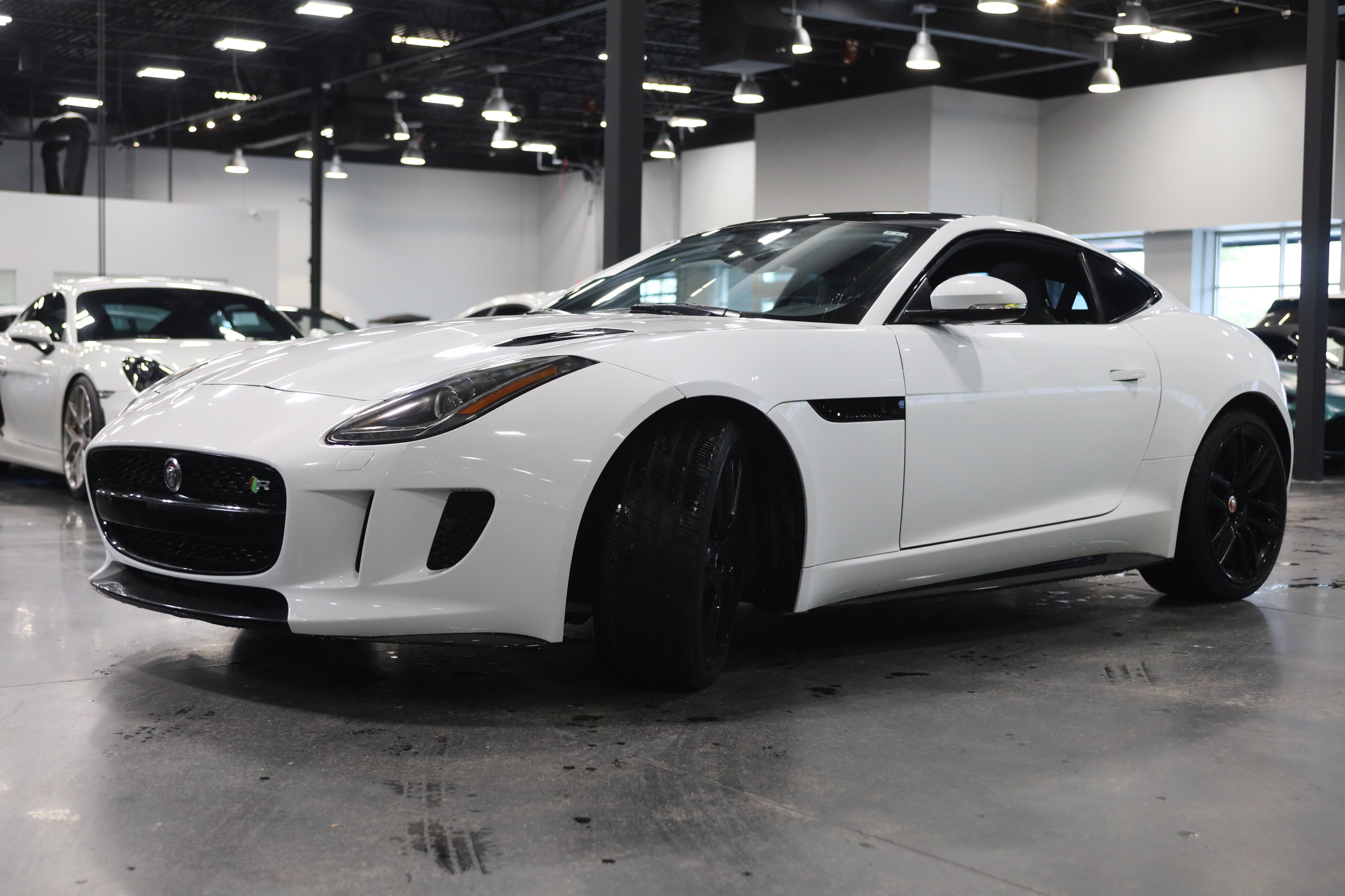 2016 Jaguar F-TYPE R