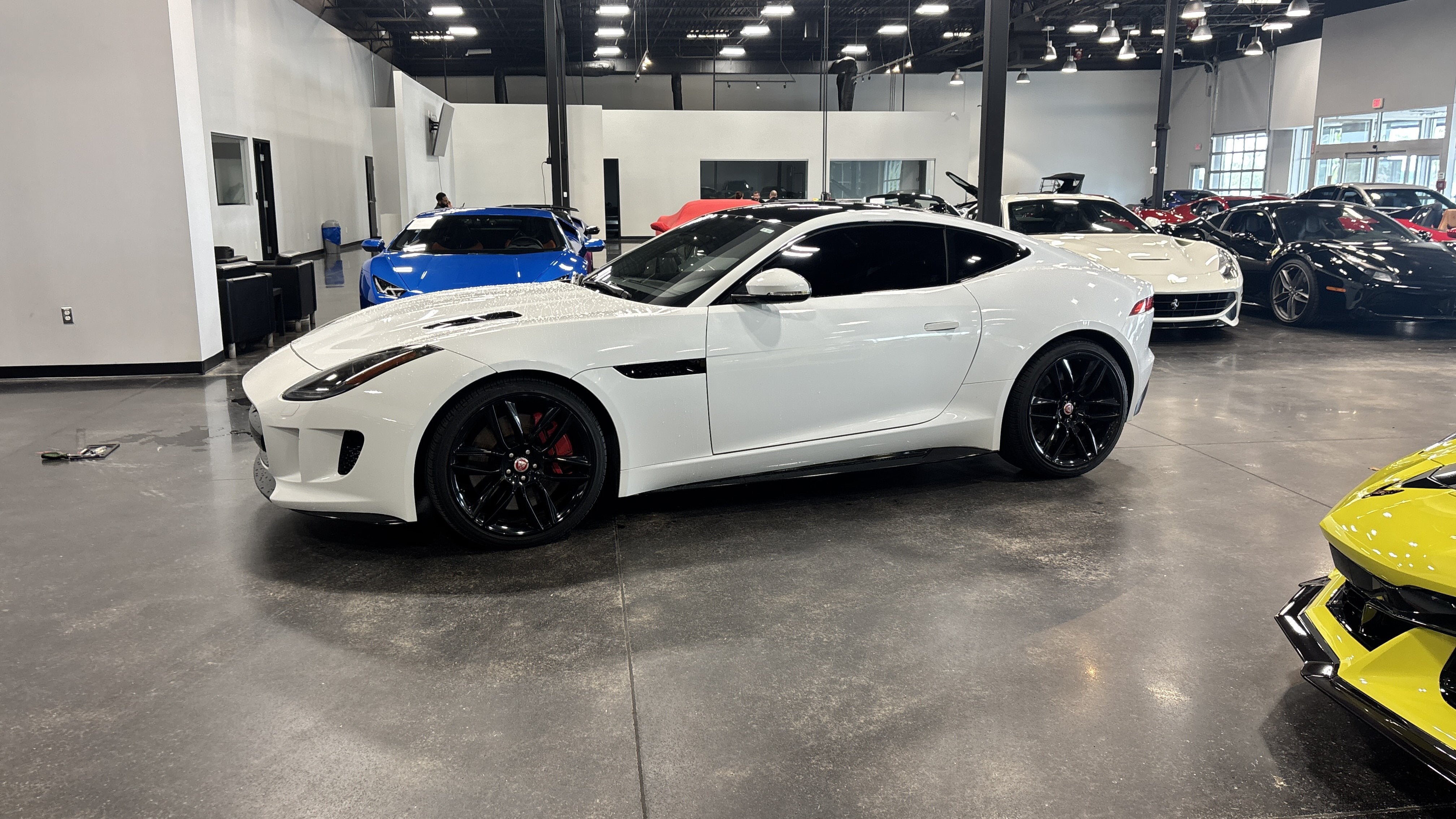 2016 Jaguar F-TYPE R