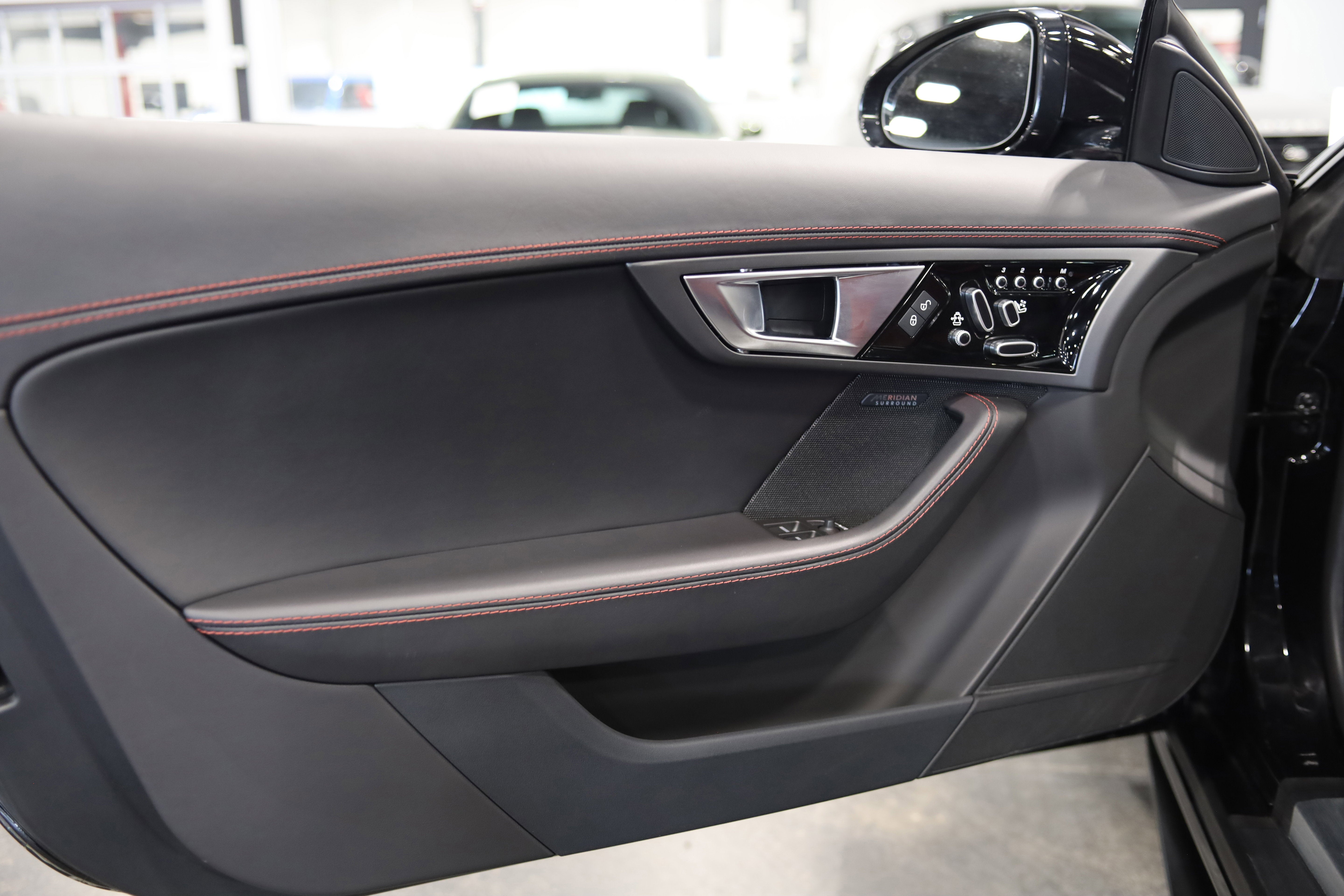 2017 Jaguar F-TYPE R