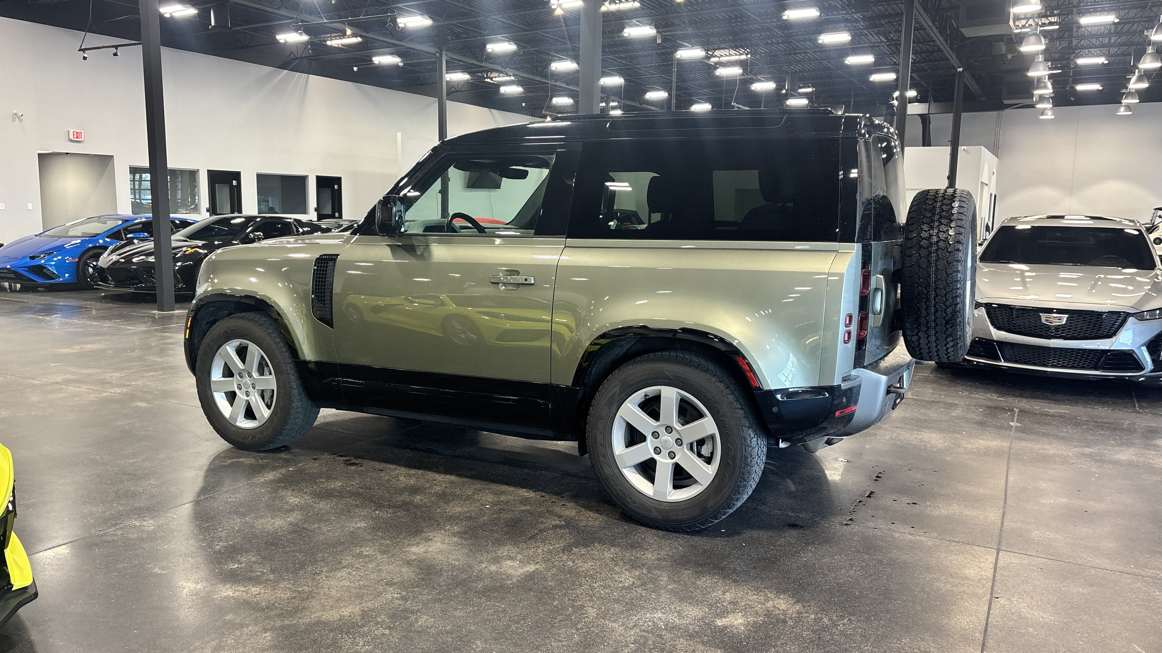 2023 Land Rover Defender X-Dynamic SE