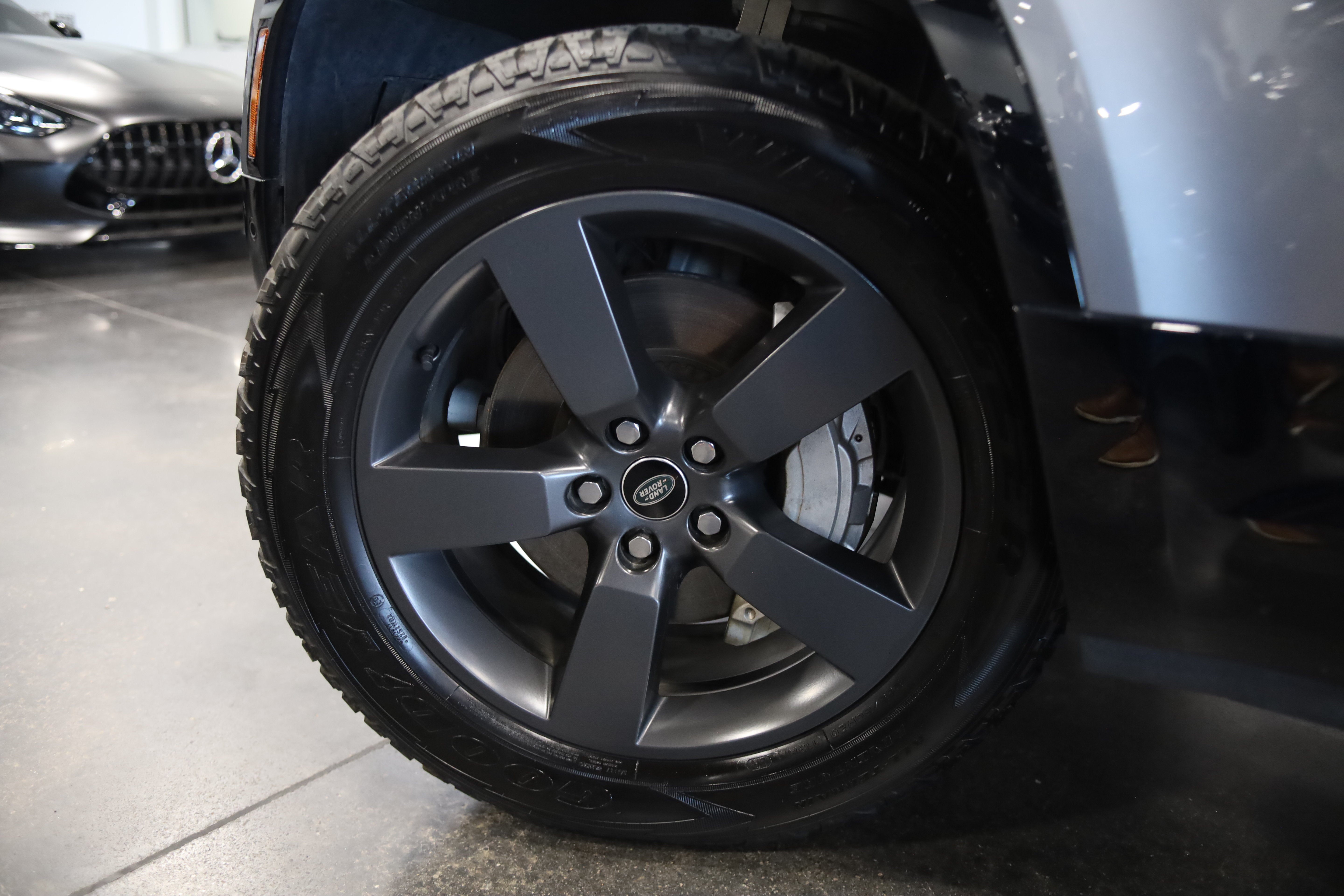 2023 Land Rover Defender X-Dynamic SE