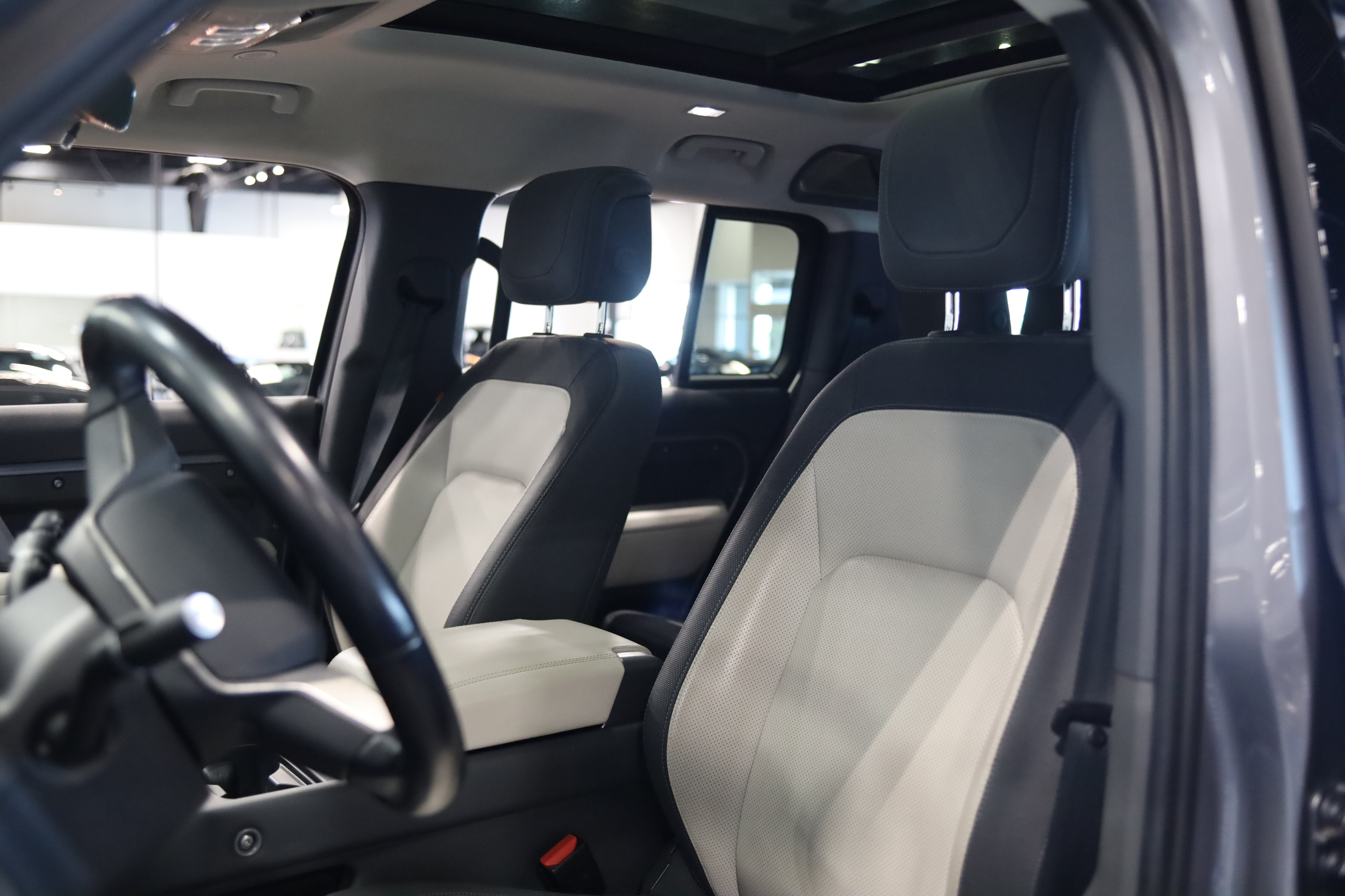2023 Land Rover Defender X-Dynamic SE