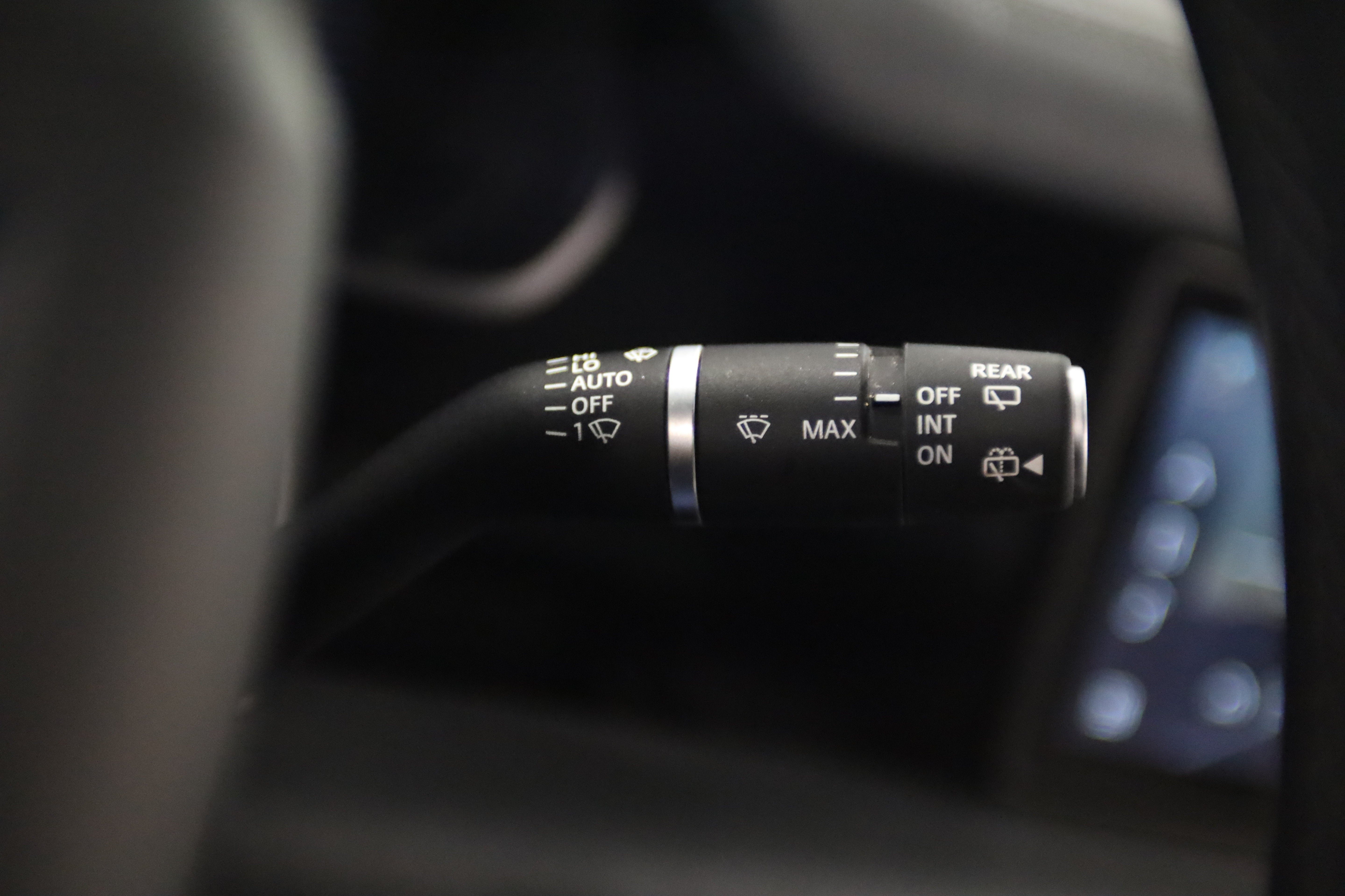 2023 Land Rover Defender X-Dynamic SE