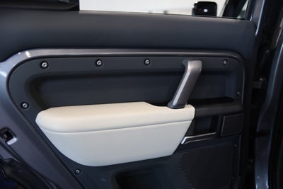 2023 Land Rover Defender X-Dynamic SE