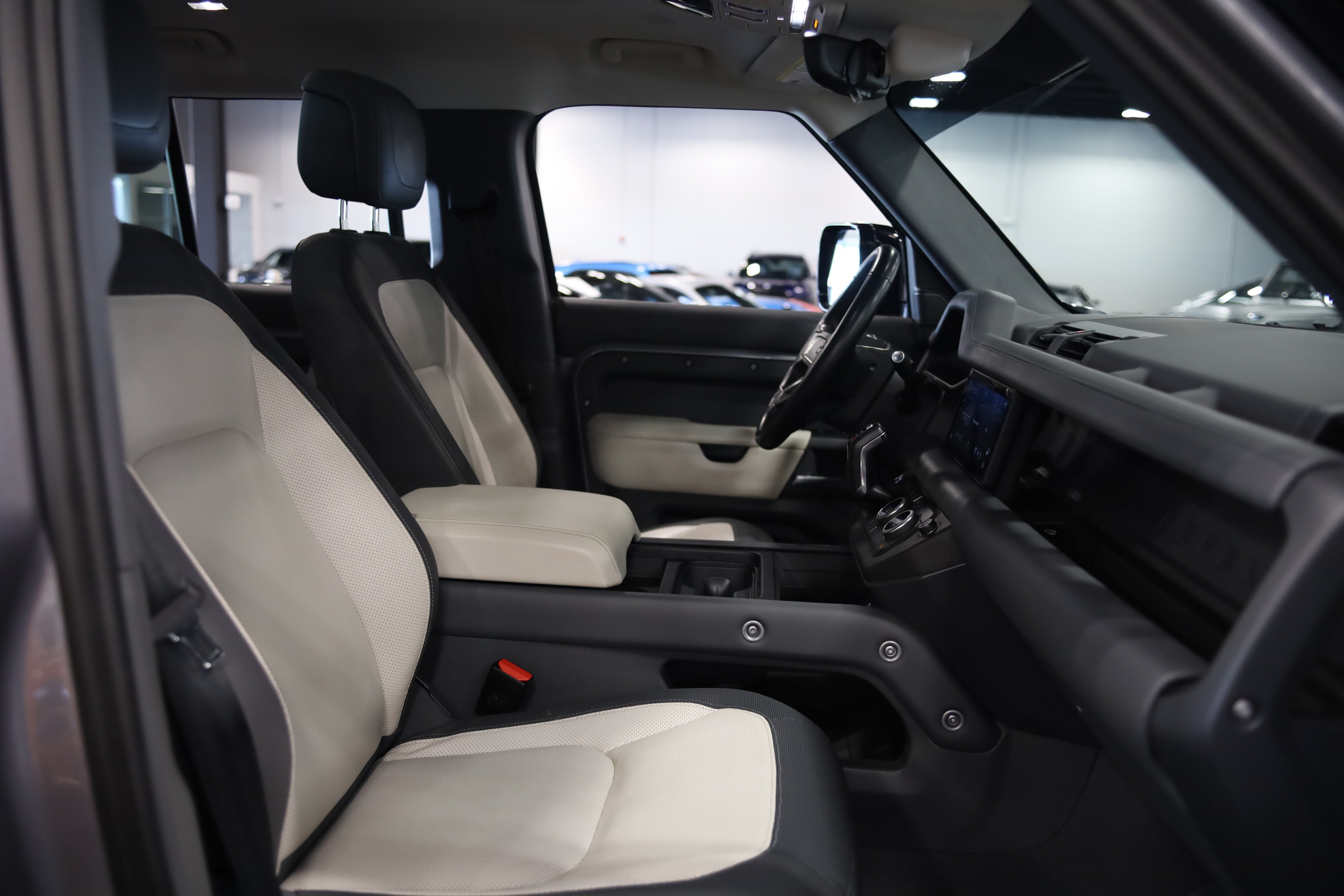 2023 Land Rover Defender X-Dynamic SE