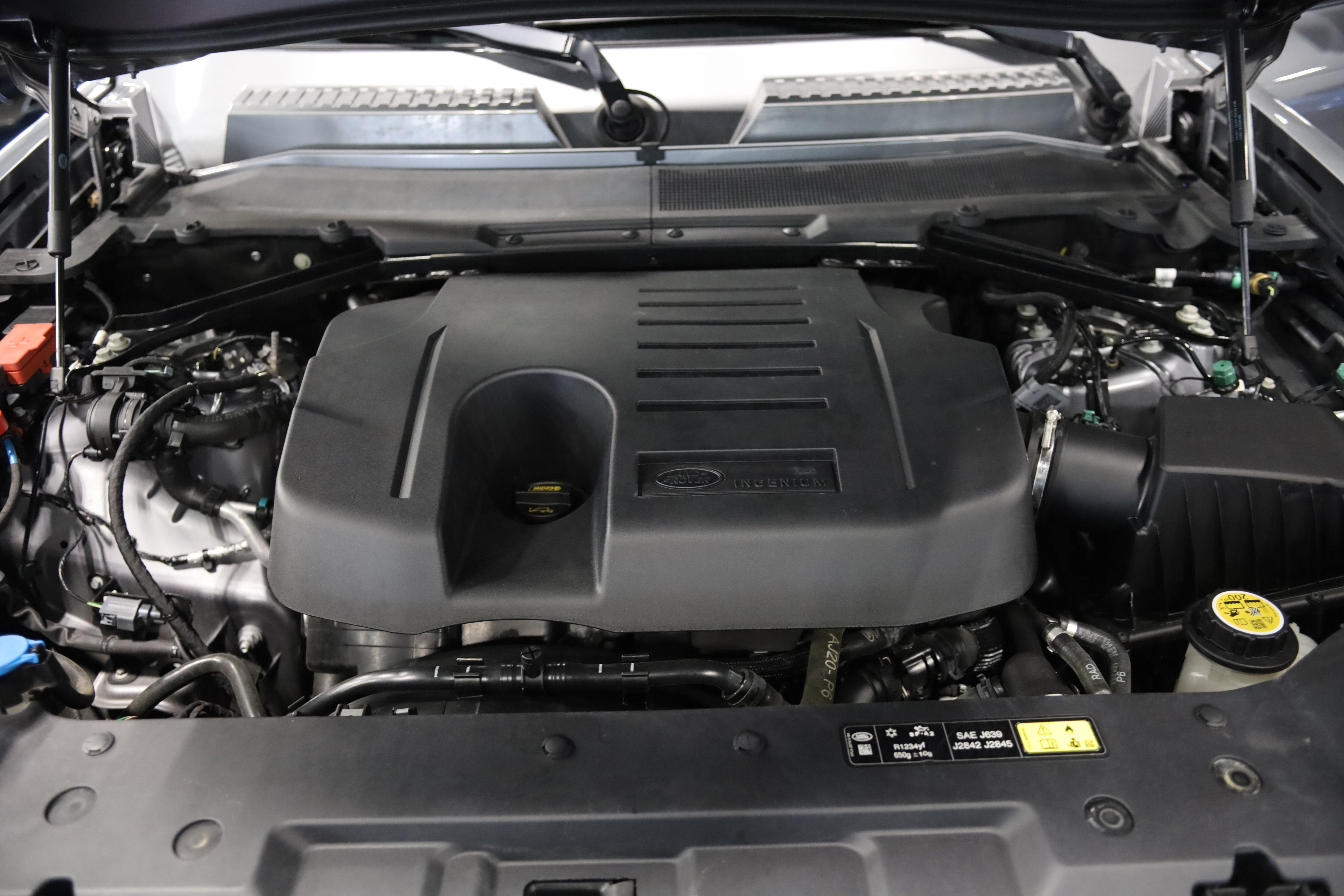 2023 Land Rover Defender X-Dynamic SE