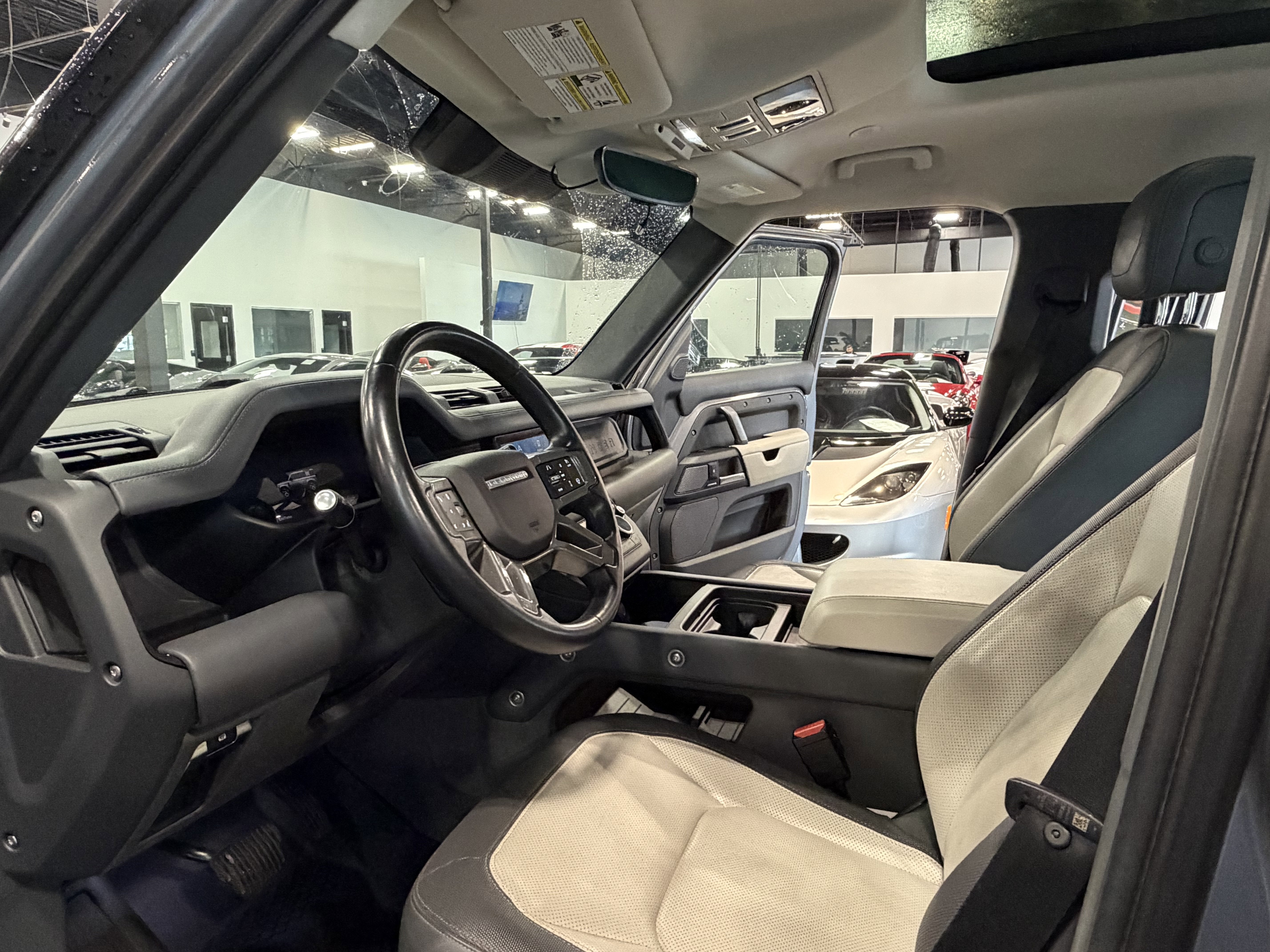2023 Land Rover Defender X-Dynamic SE