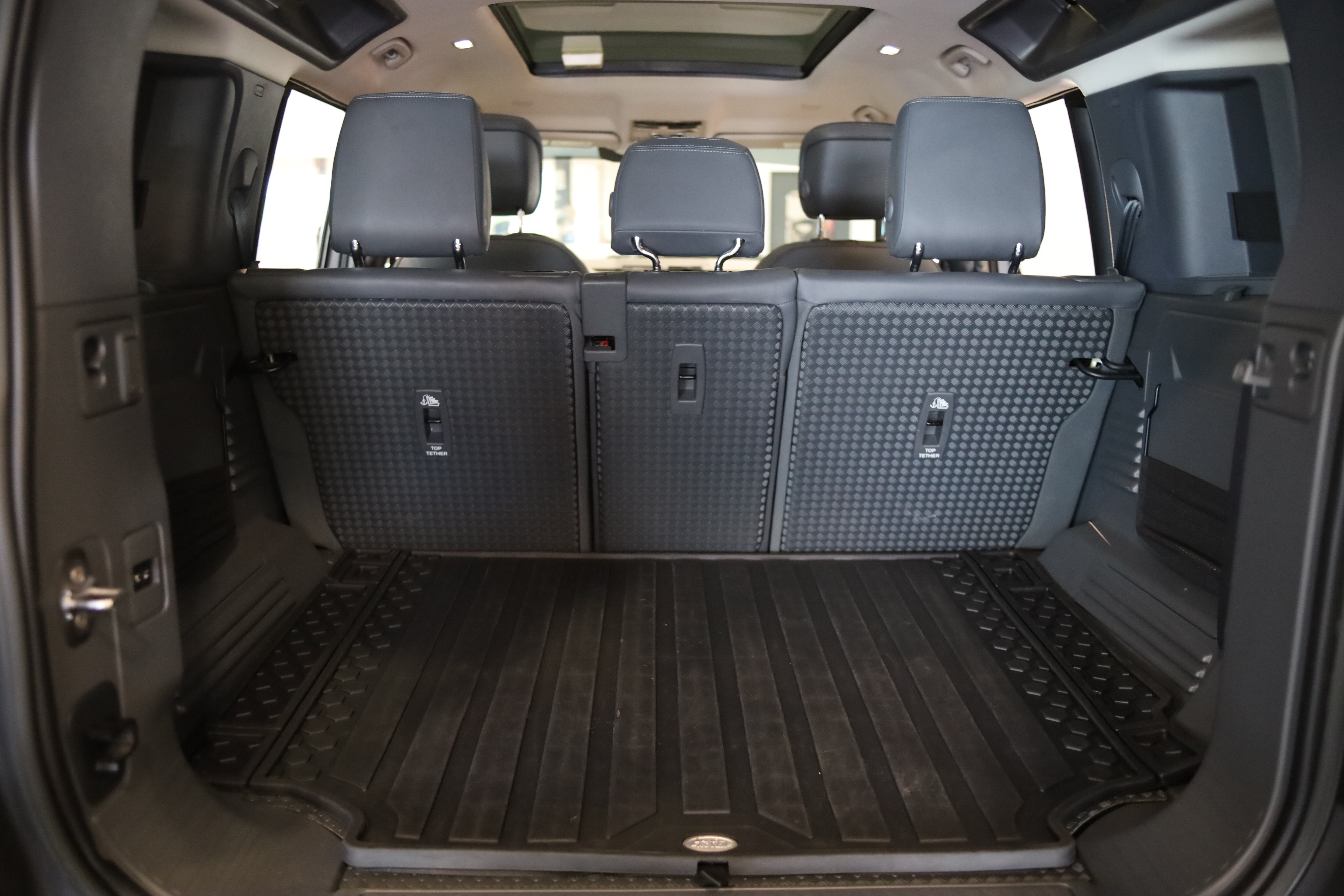 2023 Land Rover Defender X-Dynamic SE