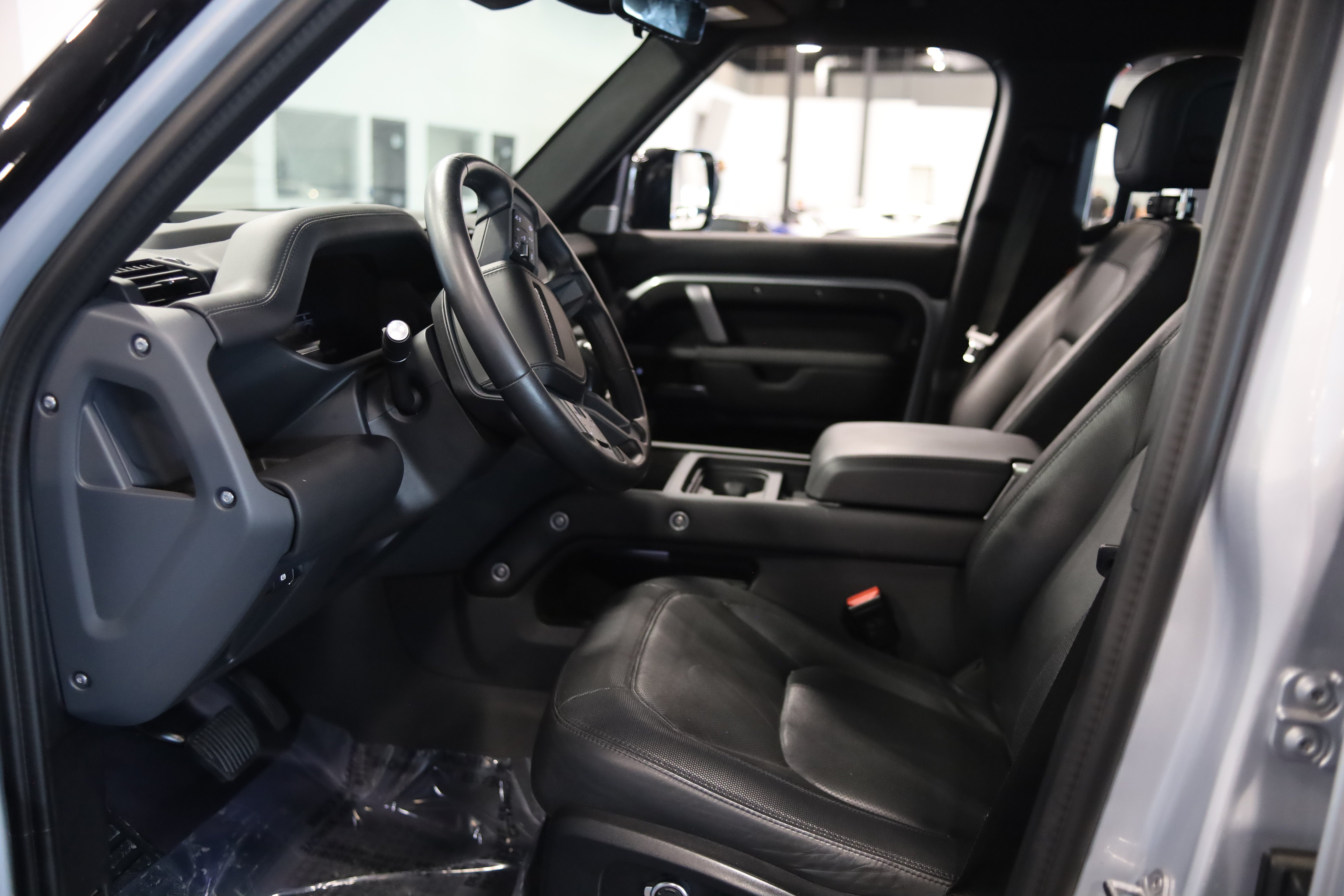 2024 Land Rover Defender X-Dynamic SE