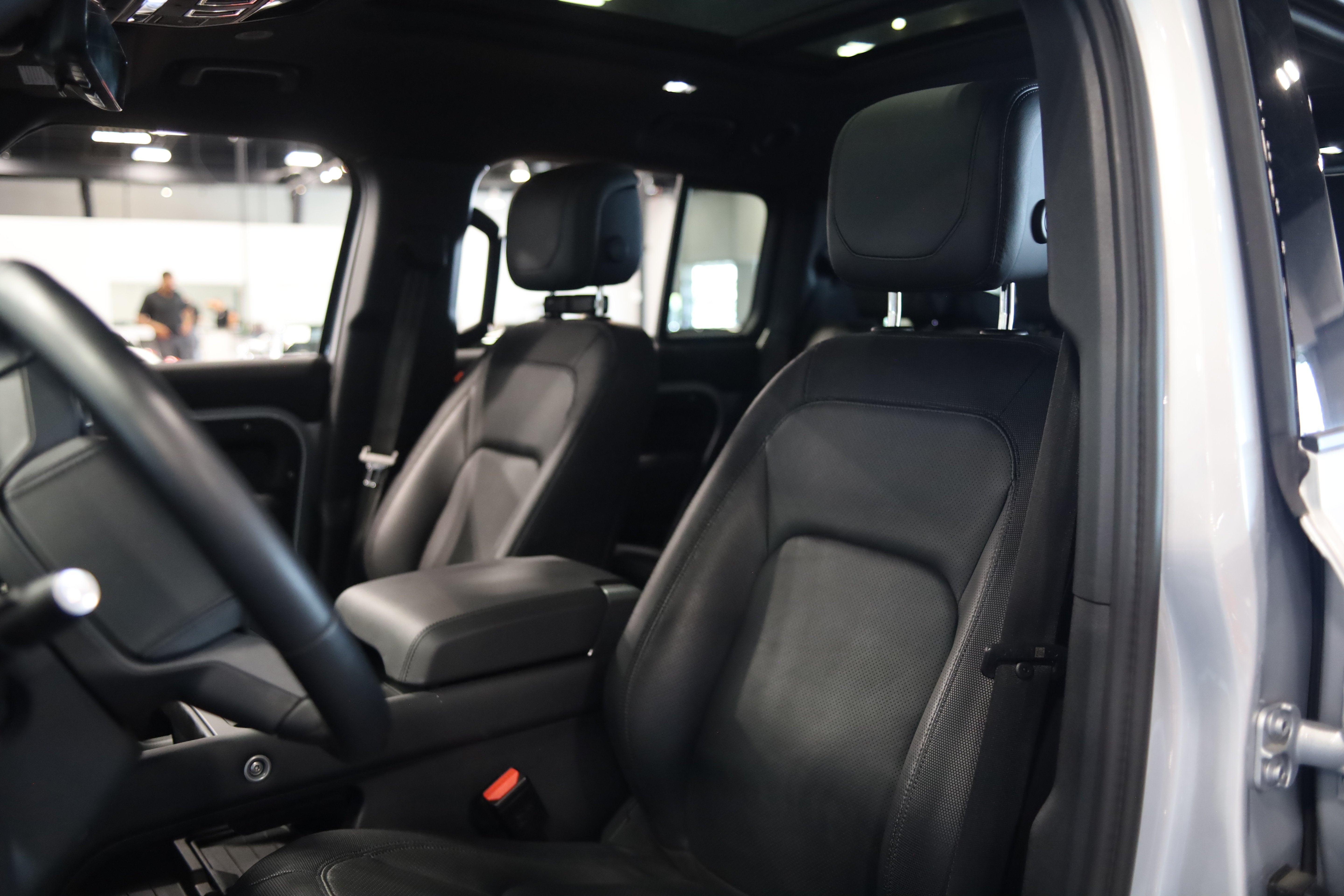 2024 Land Rover Defender X-Dynamic SE
