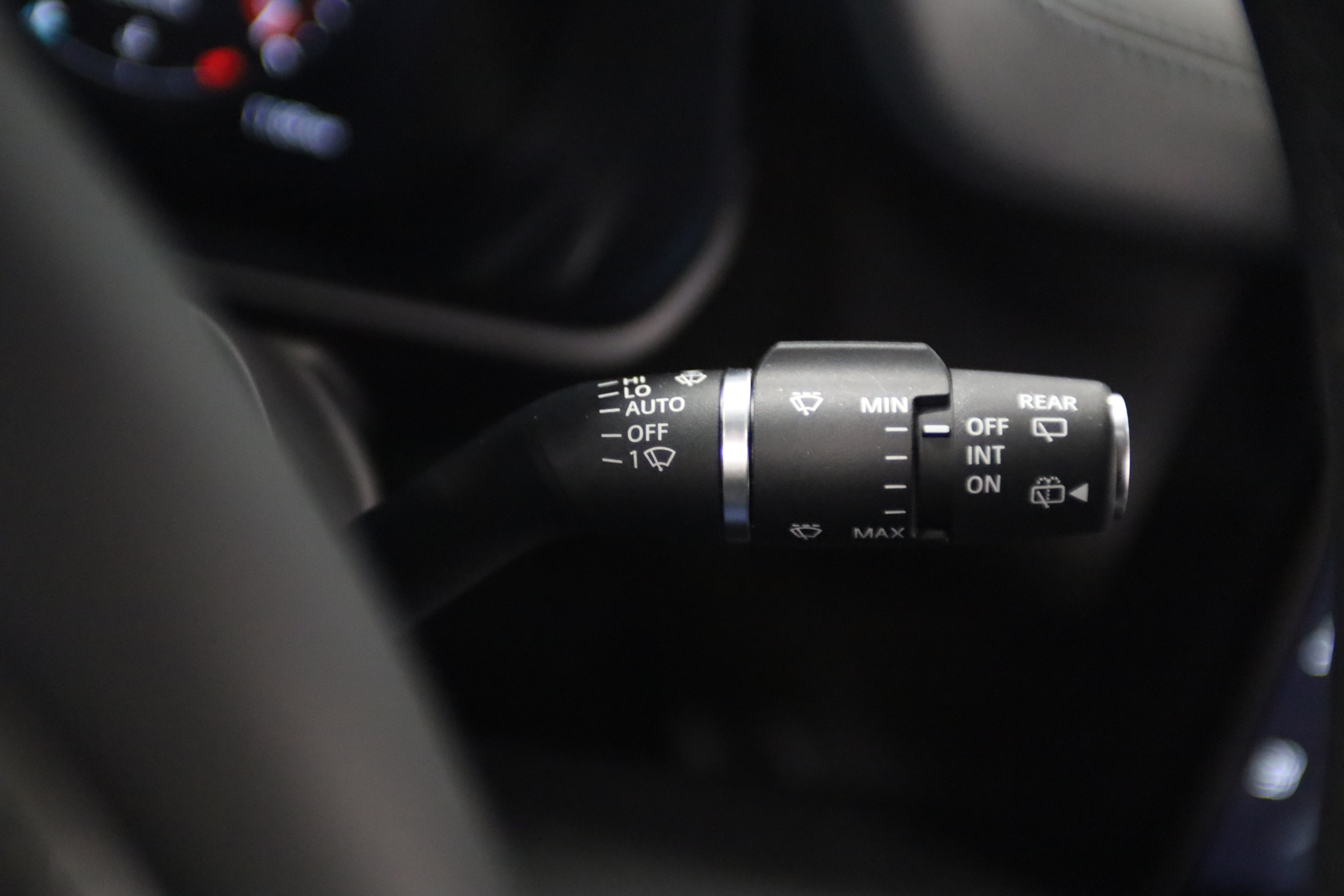 2024 Land Rover Defender X-Dynamic SE
