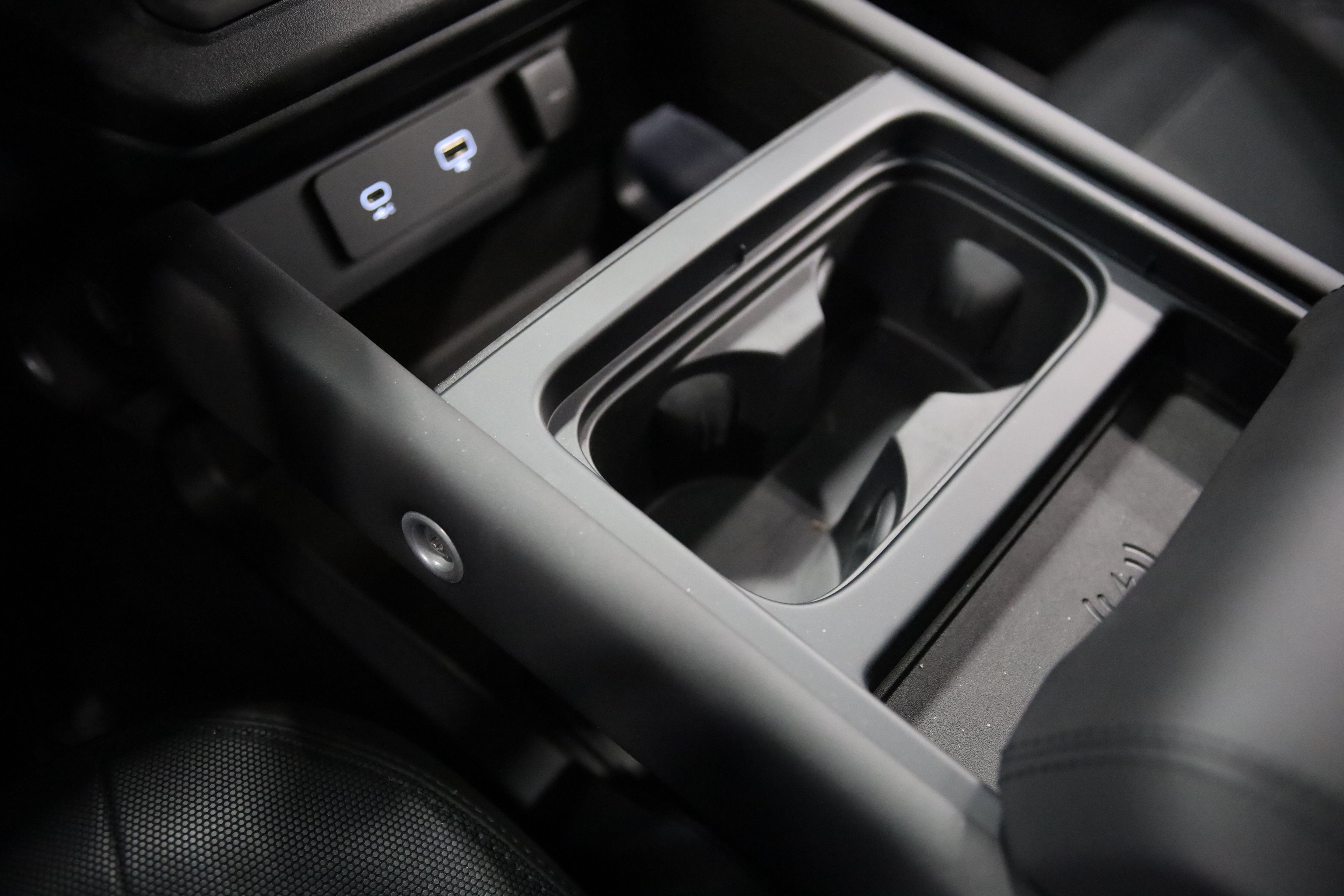 2024 Land Rover Defender X-Dynamic SE