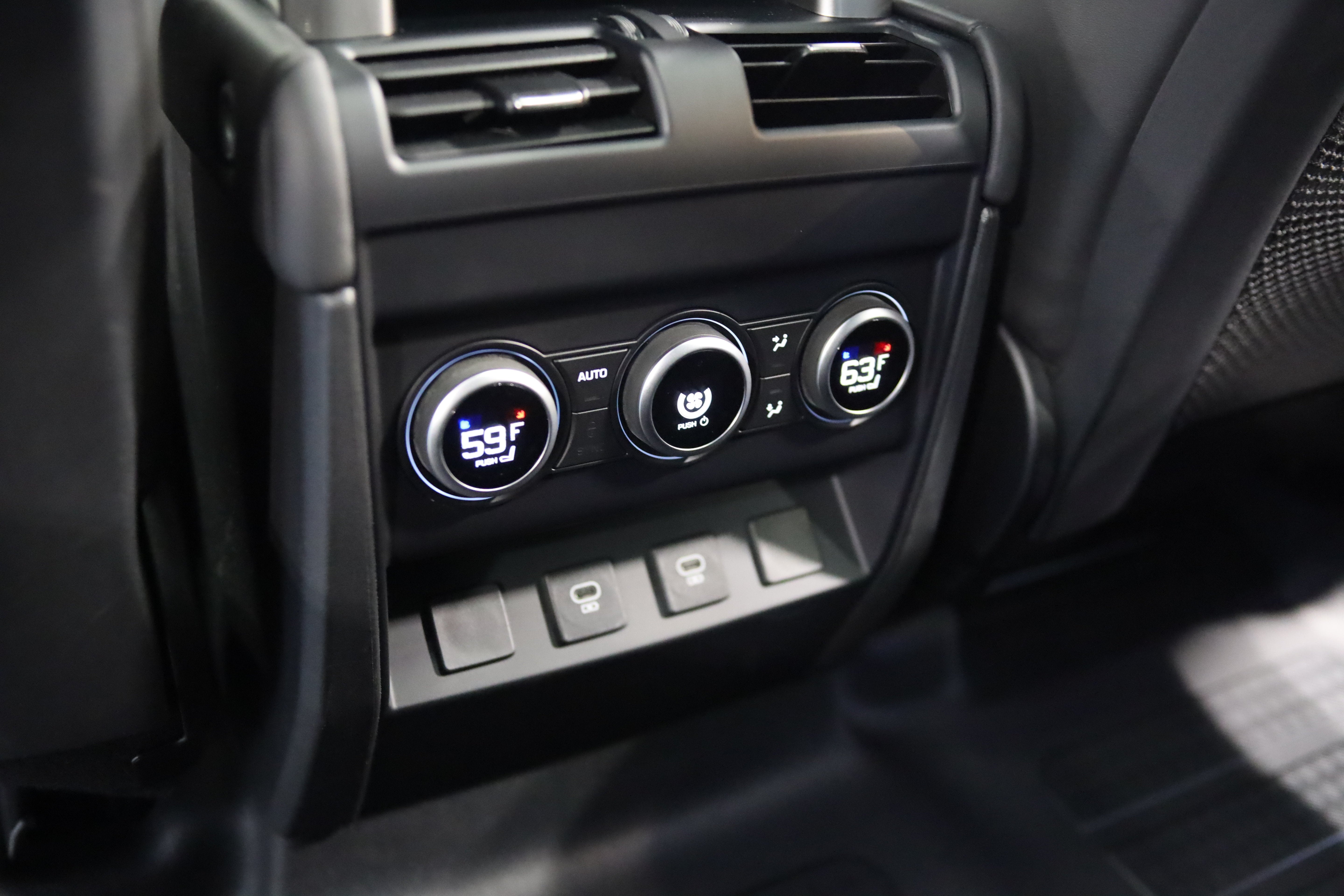 2024 Land Rover Defender X-Dynamic SE