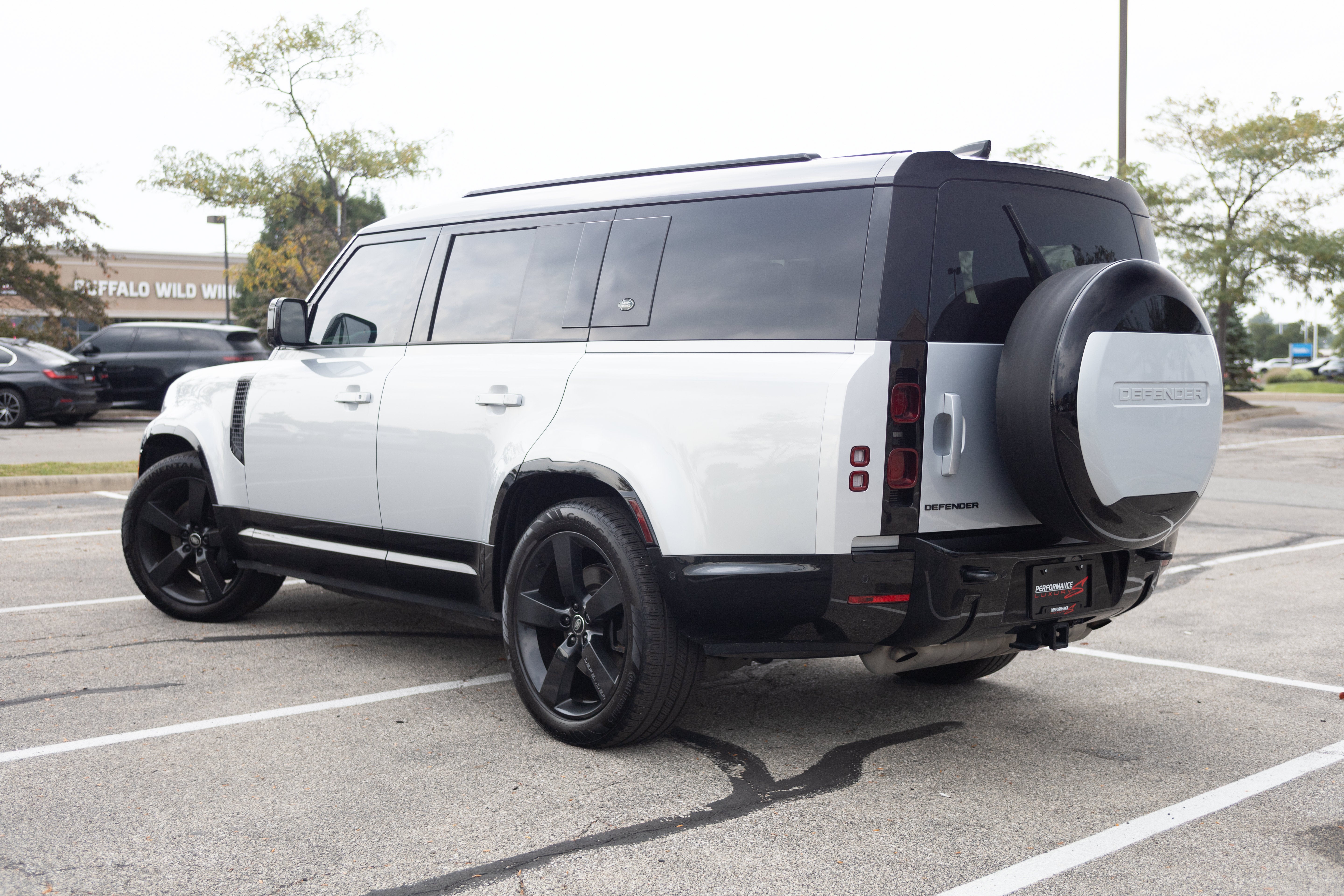 2024 Land Rover Defender X-Dynamic SE