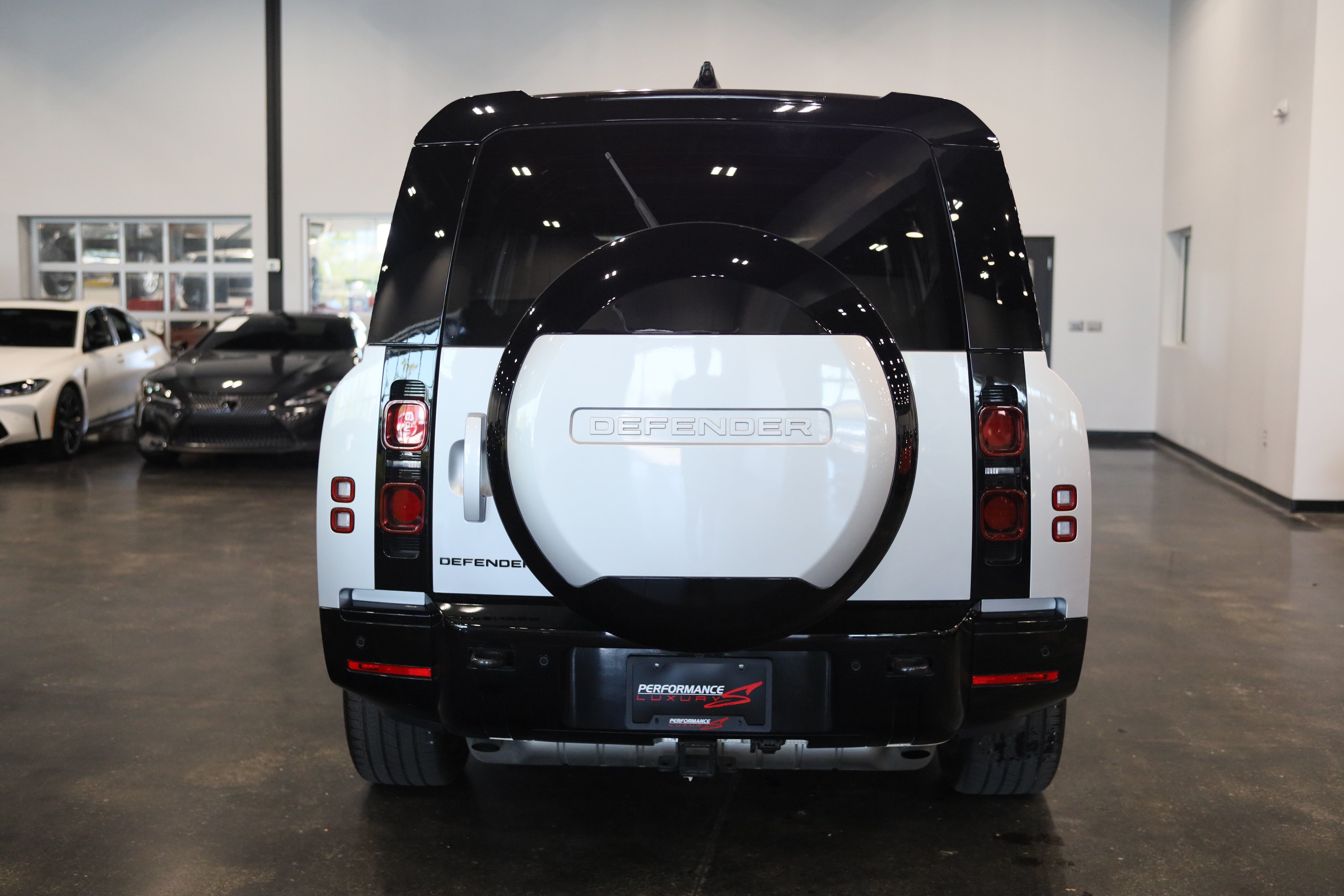 2024 Land Rover Defender X-Dynamic SE
