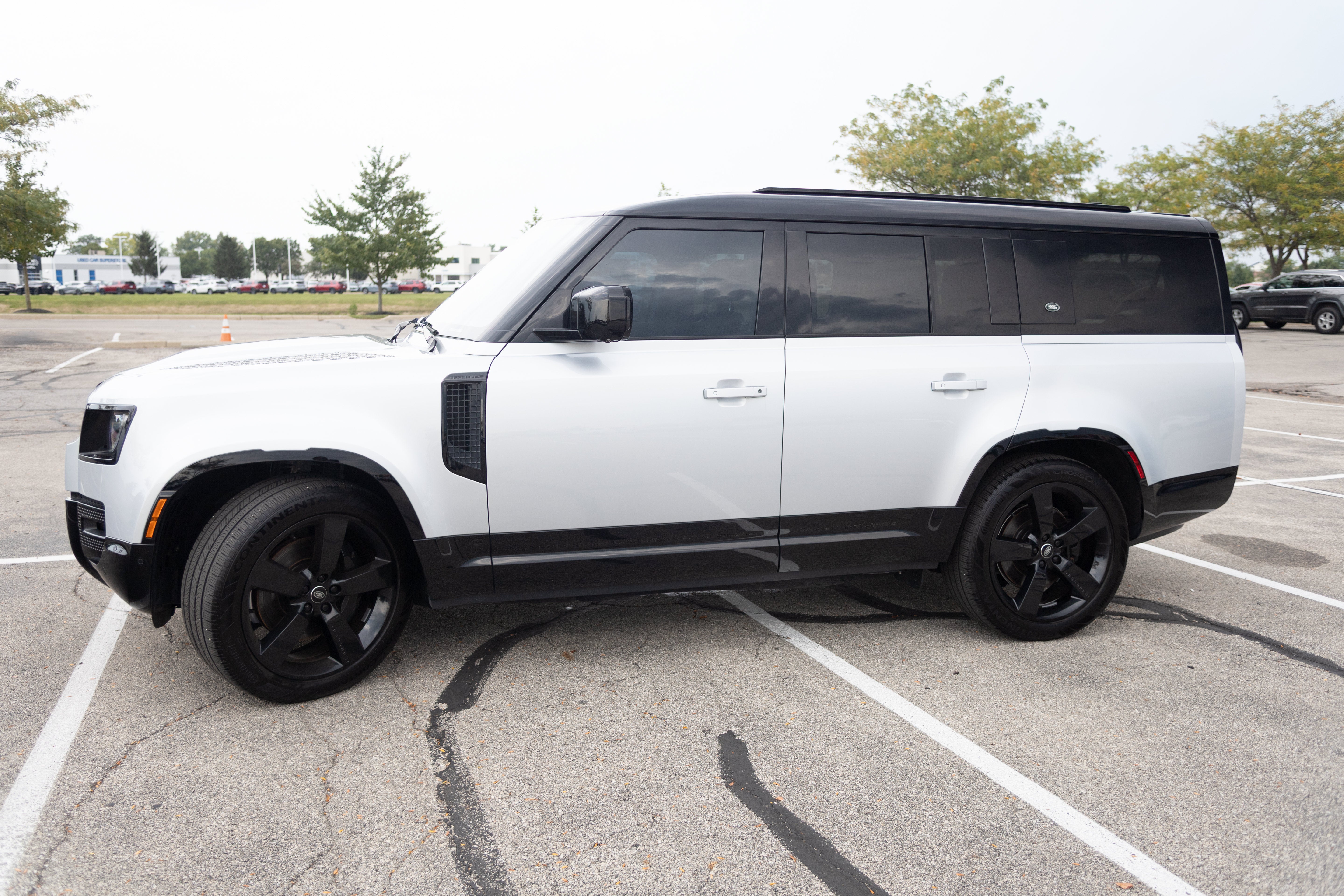 2024 Land Rover Defender X-Dynamic SE