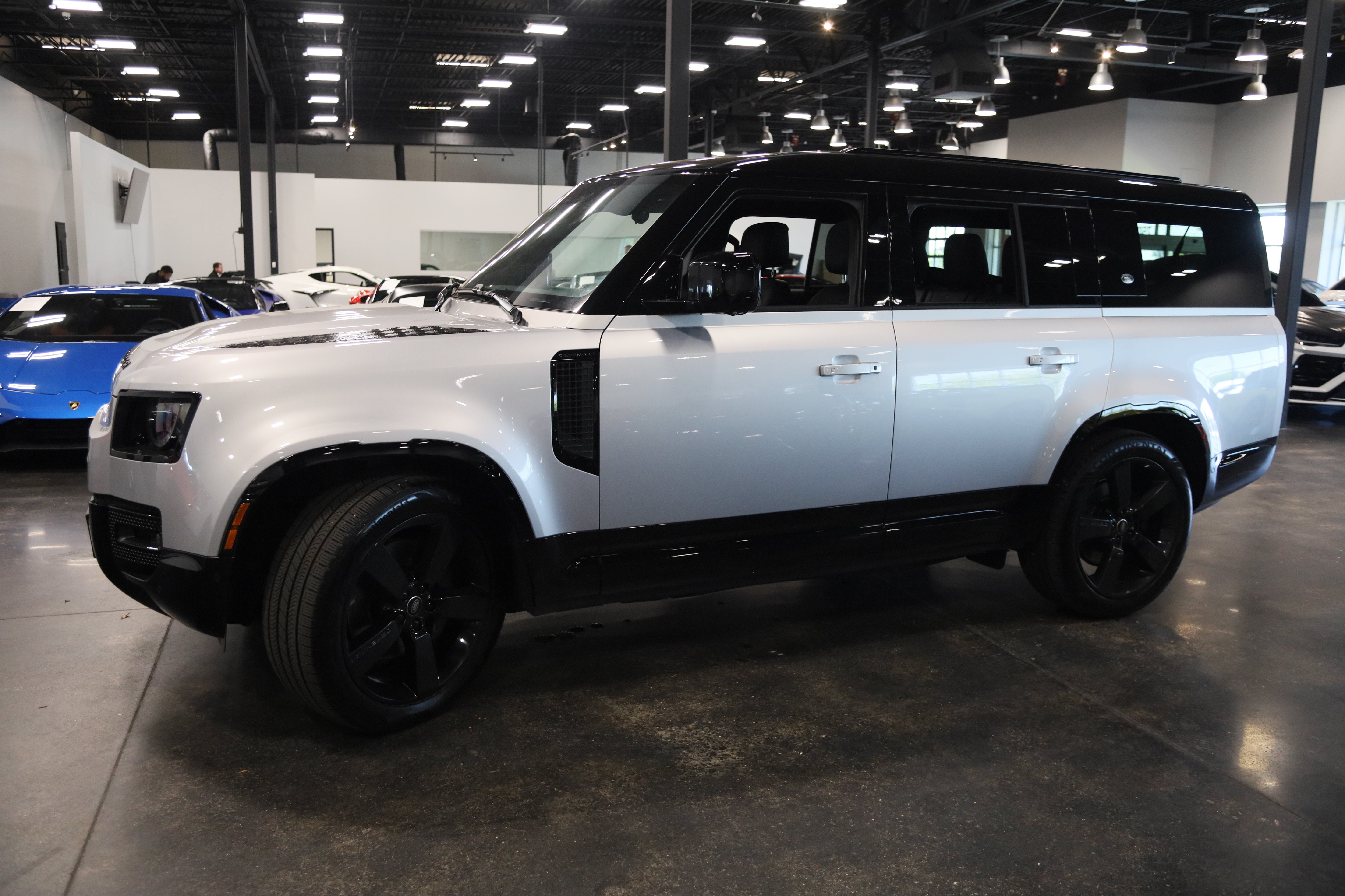 2024 Land Rover Defender X-Dynamic SE