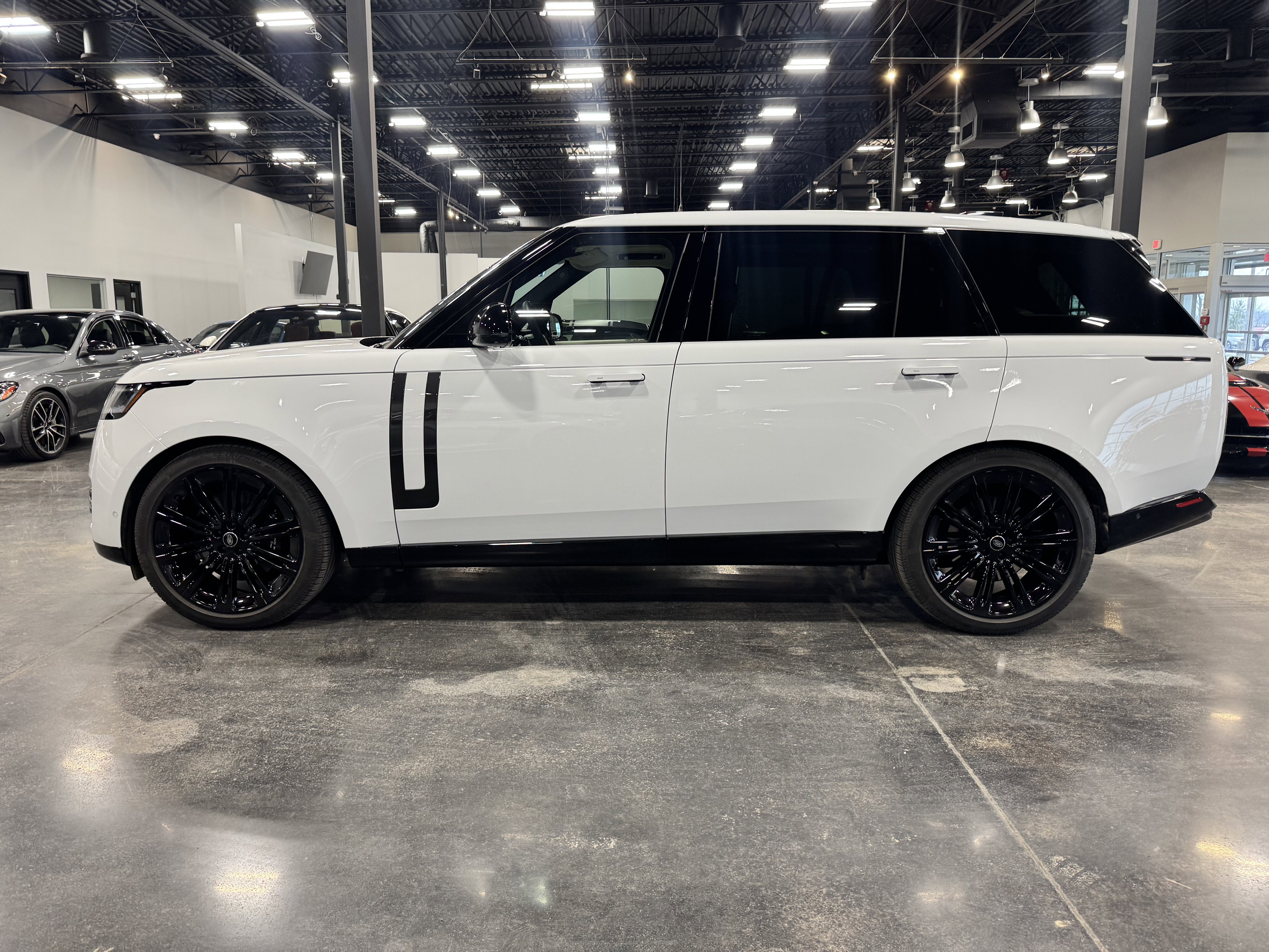 2025 Land Rover Range Rover SE