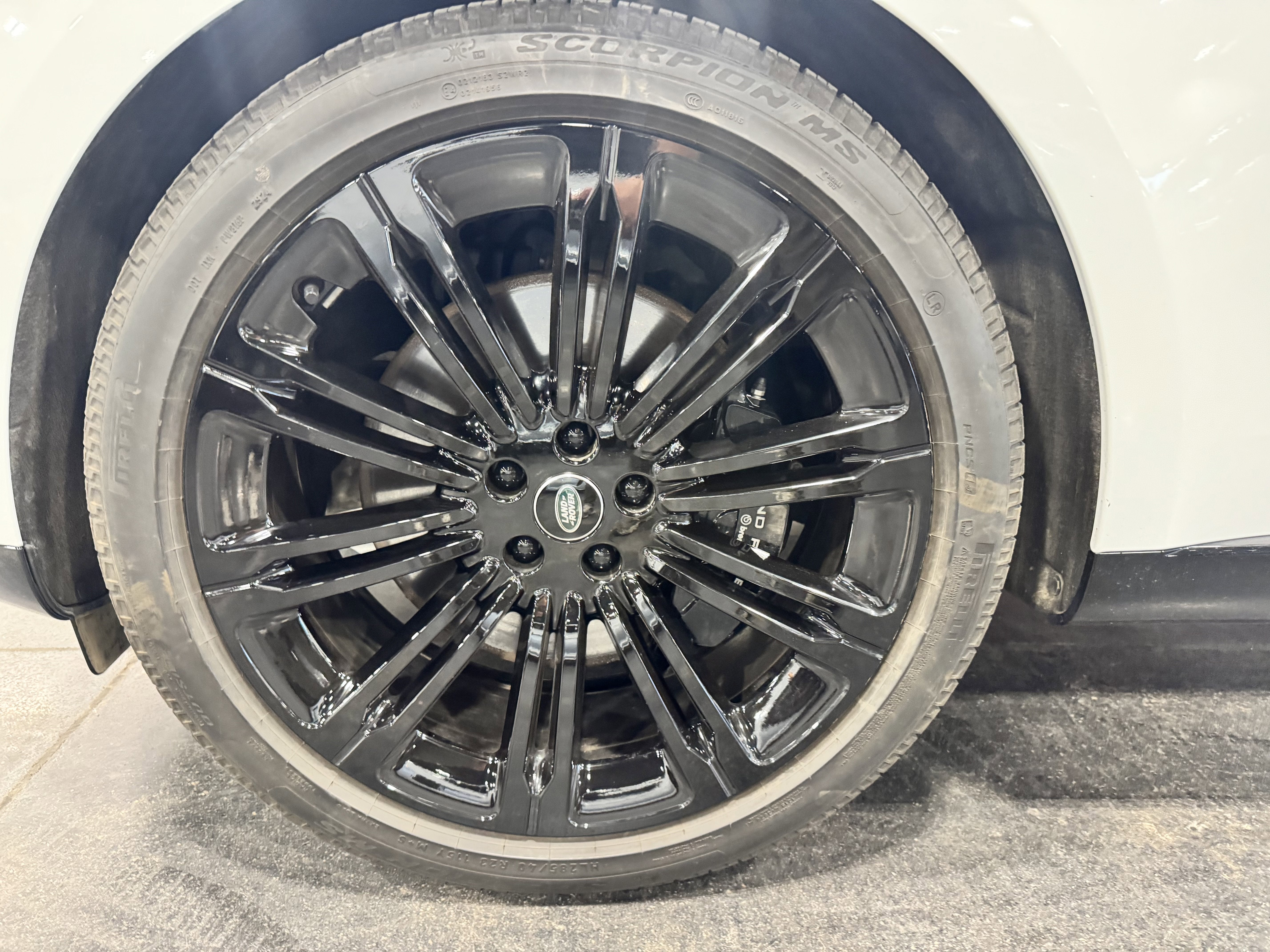 2025 Land Rover Range Rover SE