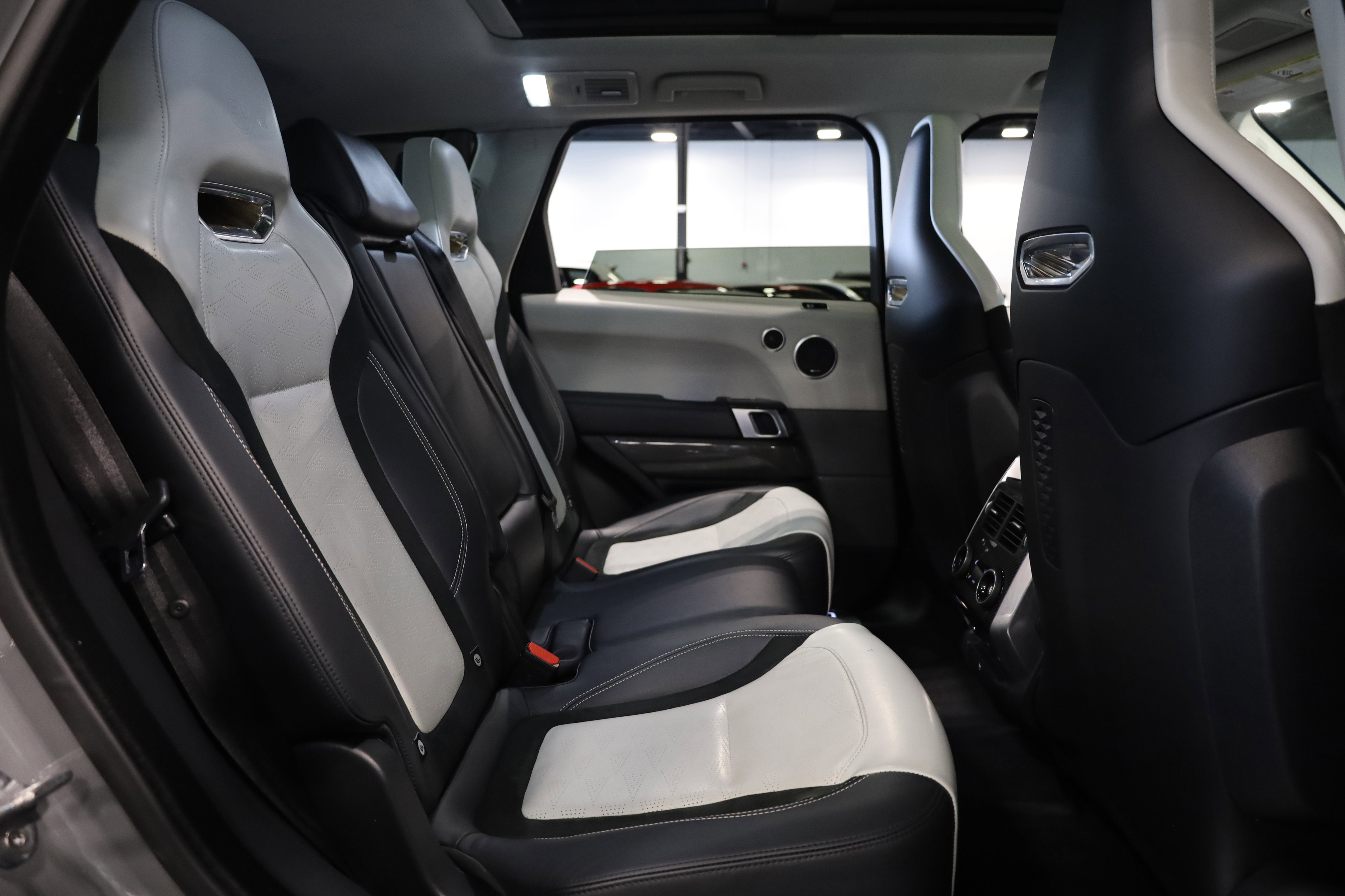 2022 Land Rover Range Rover Sport SVR Carbon Edition