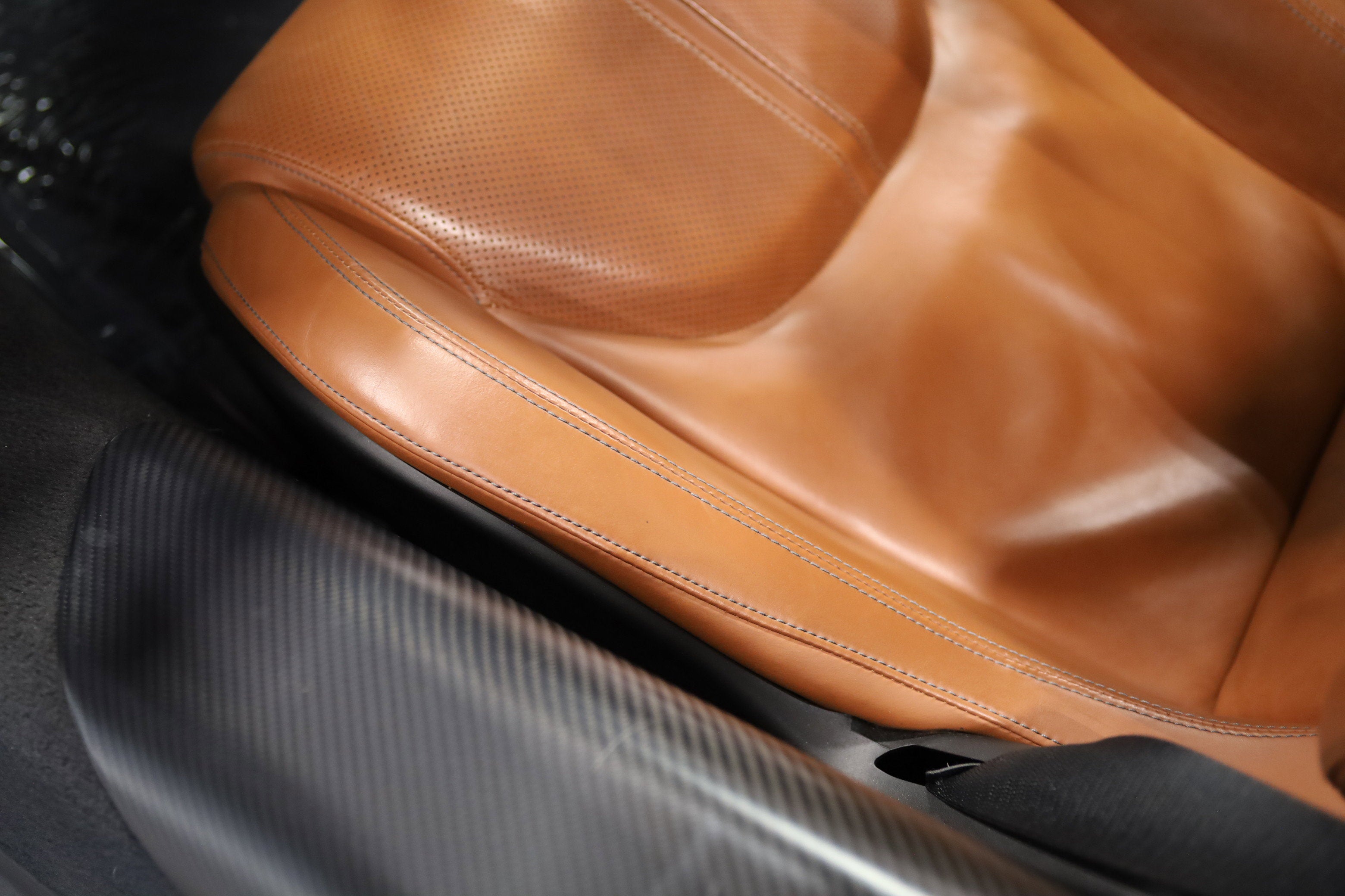 2017 McLaren 570GT Base