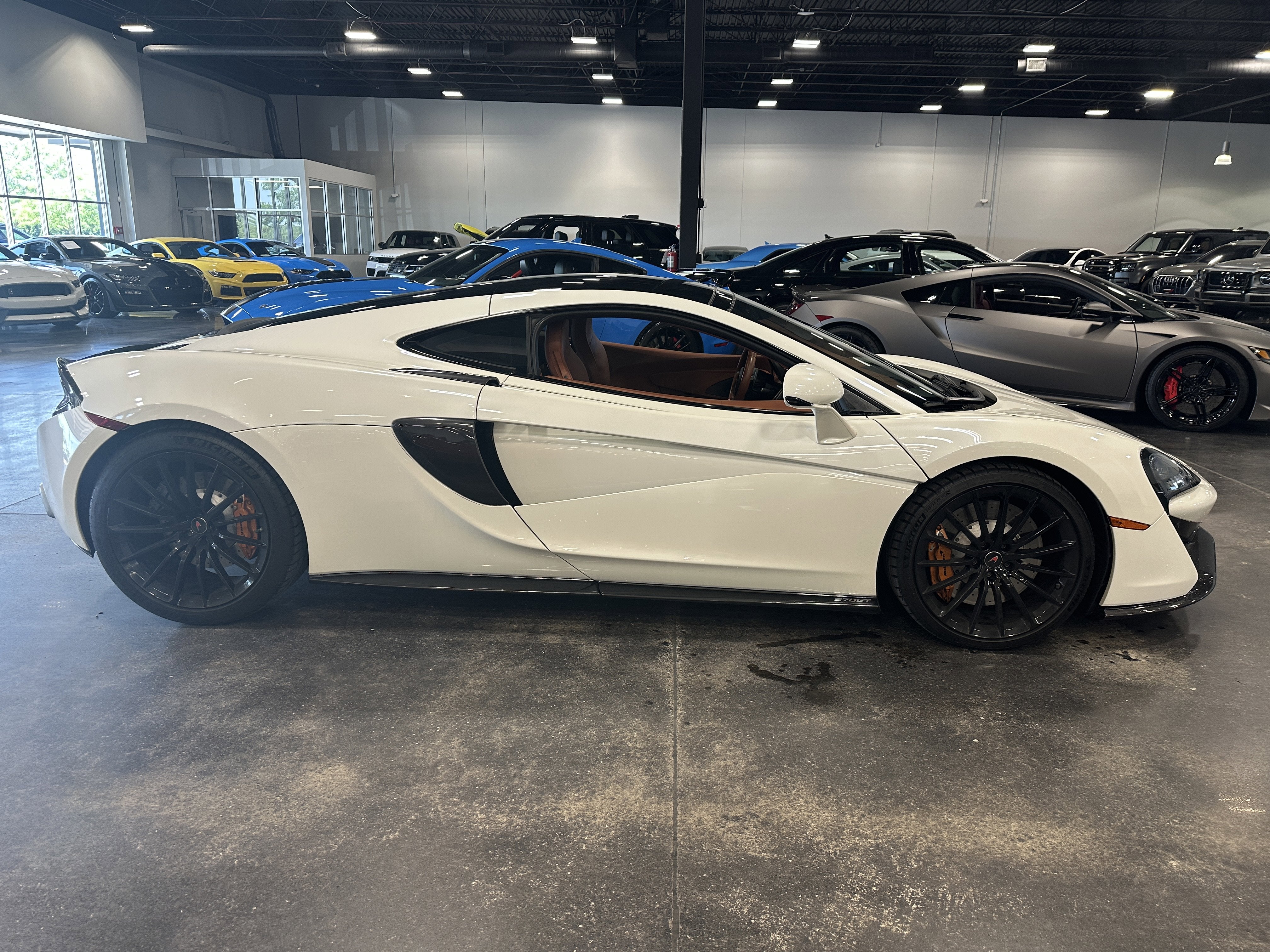2017 McLaren 570GT Base