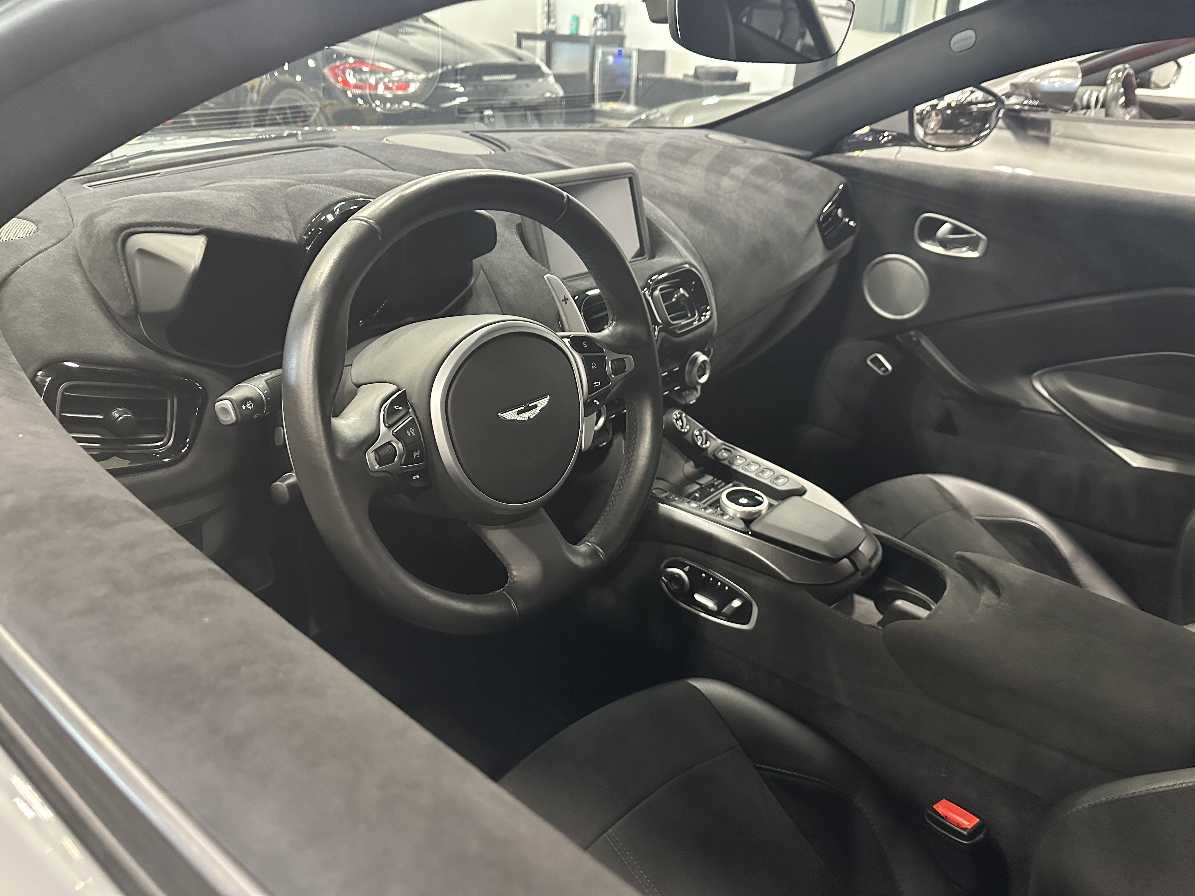 2021 Aston Martin Vantage Base