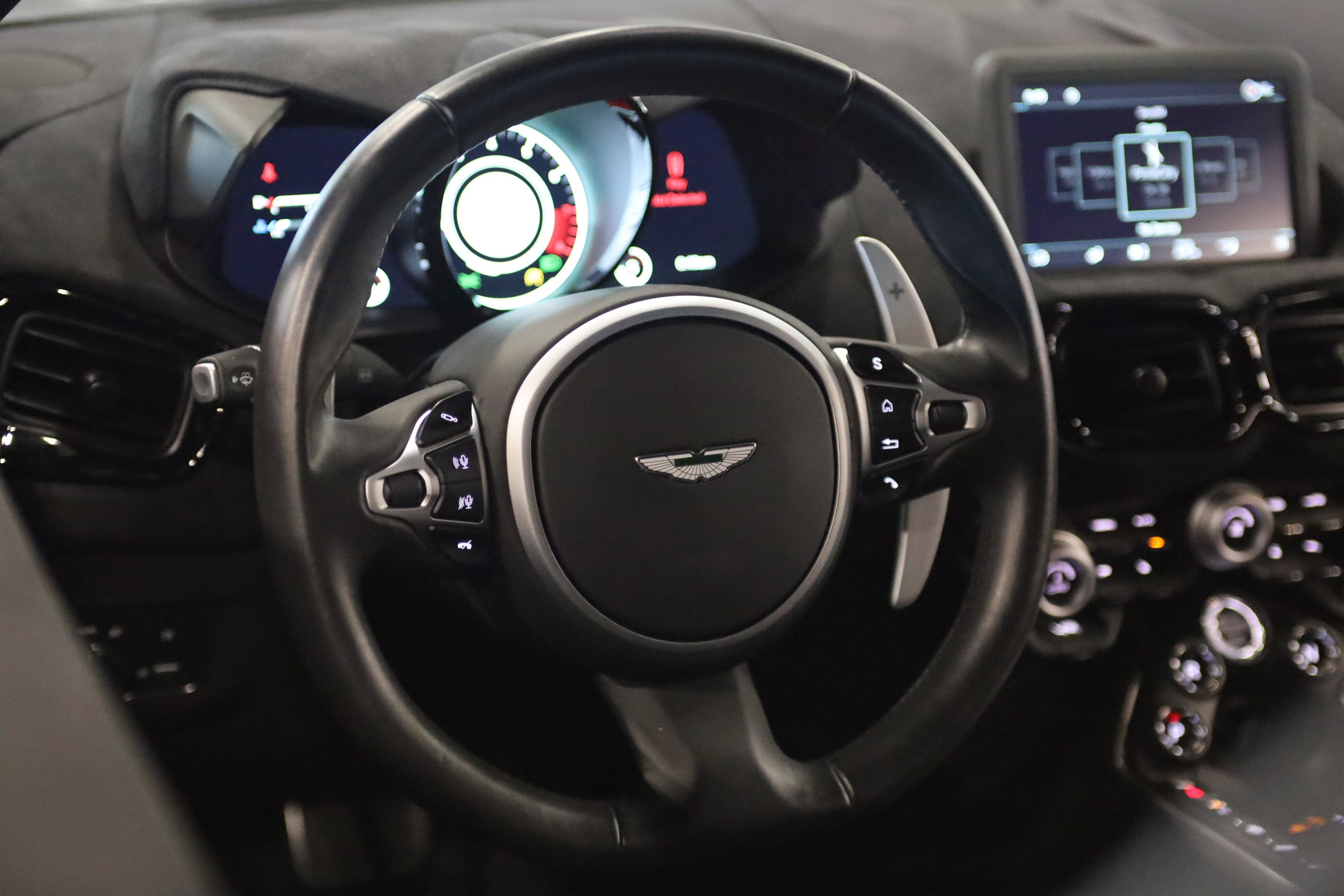 2021 Aston Martin Vantage Base