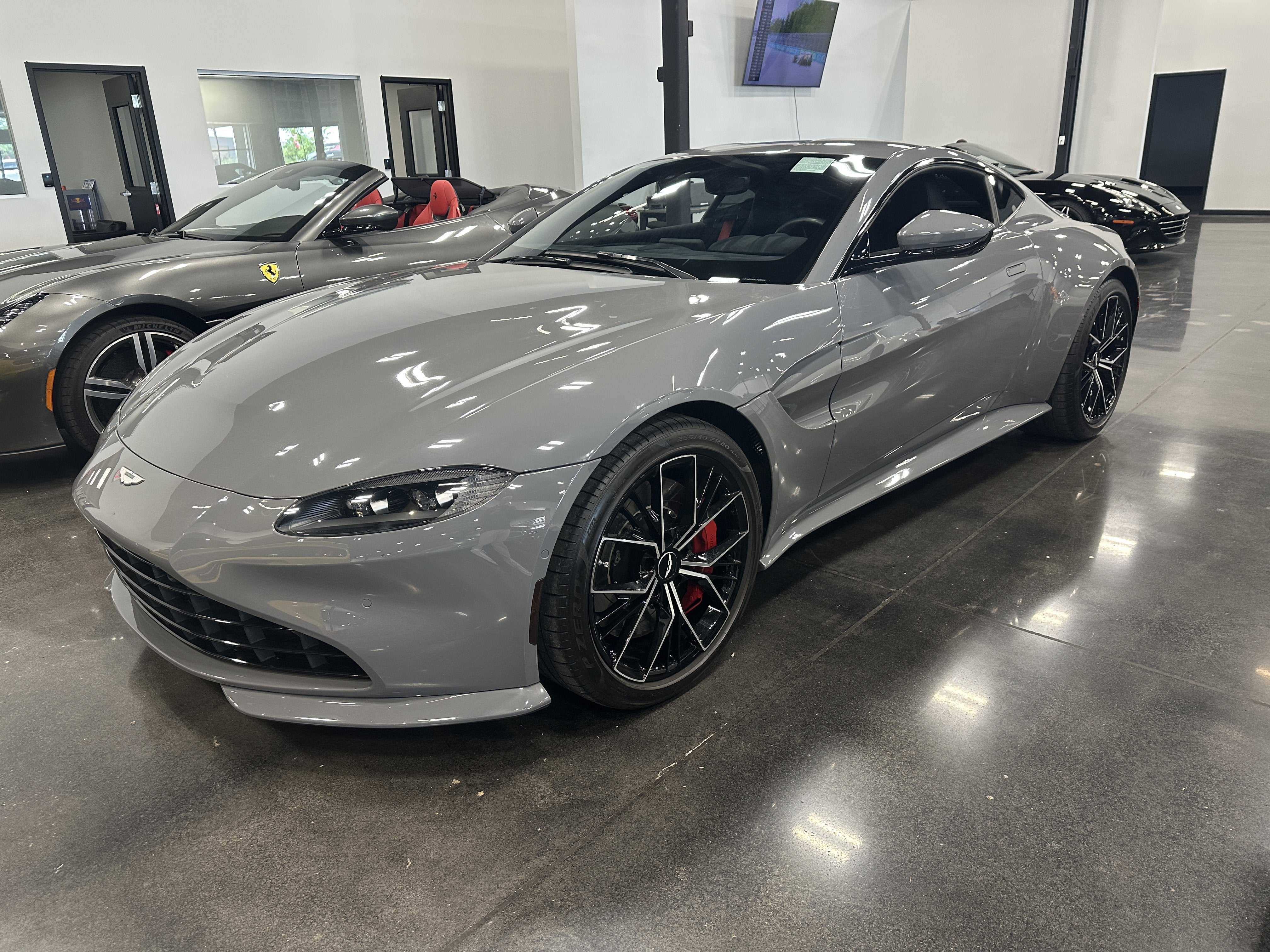 2021 Aston Martin Vantage Base