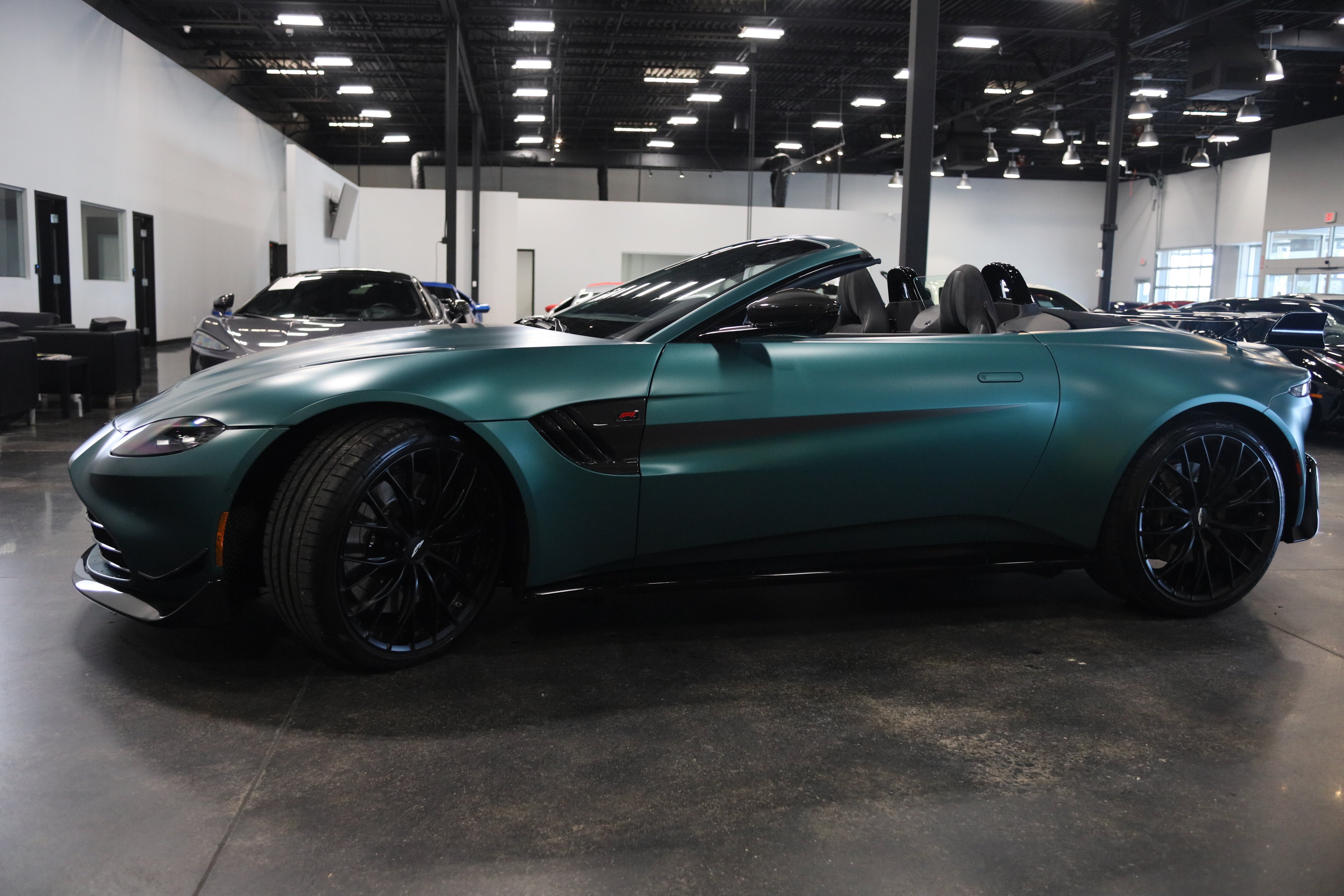2023 Aston Martin Vantage Base