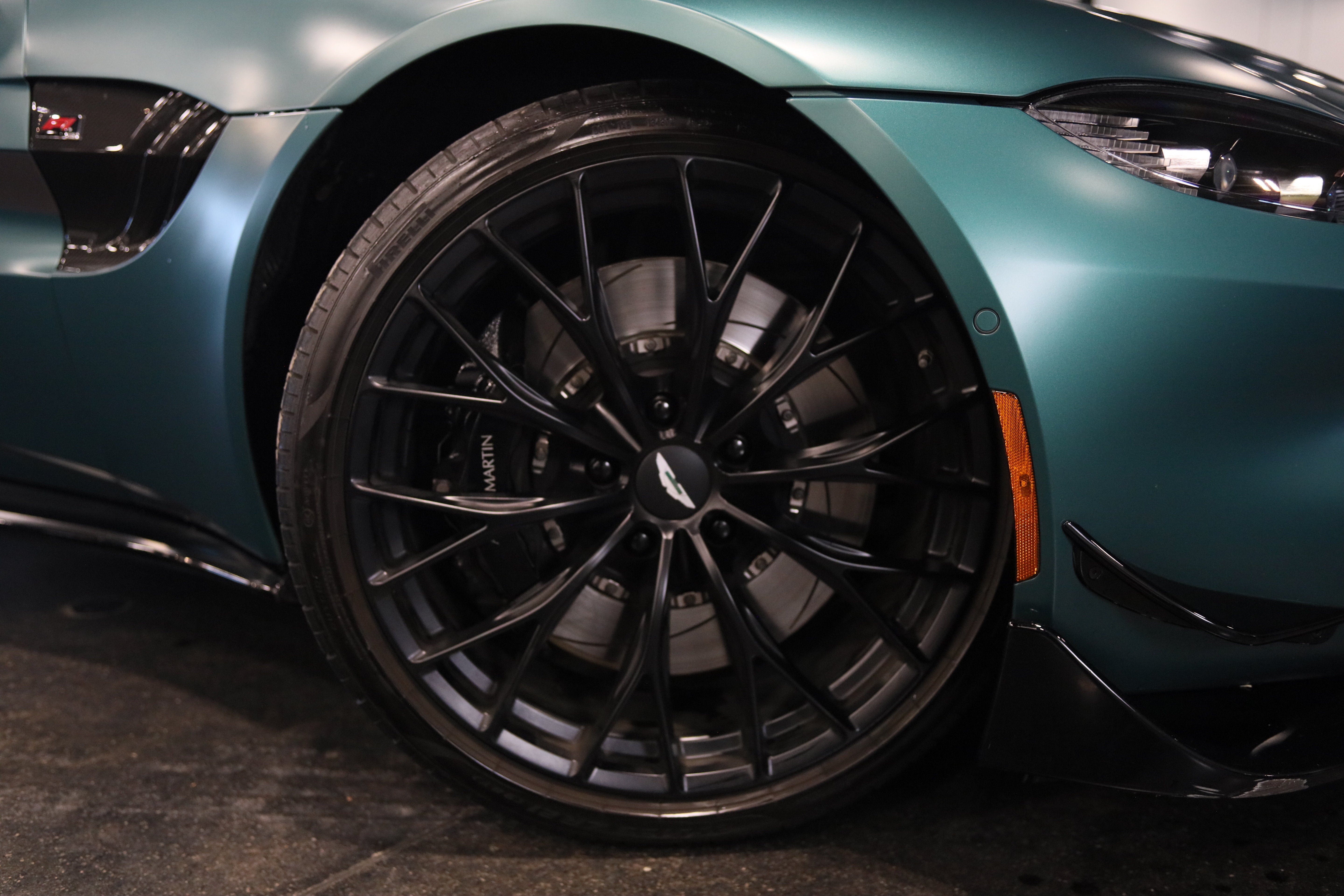 2023 Aston Martin Vantage Base