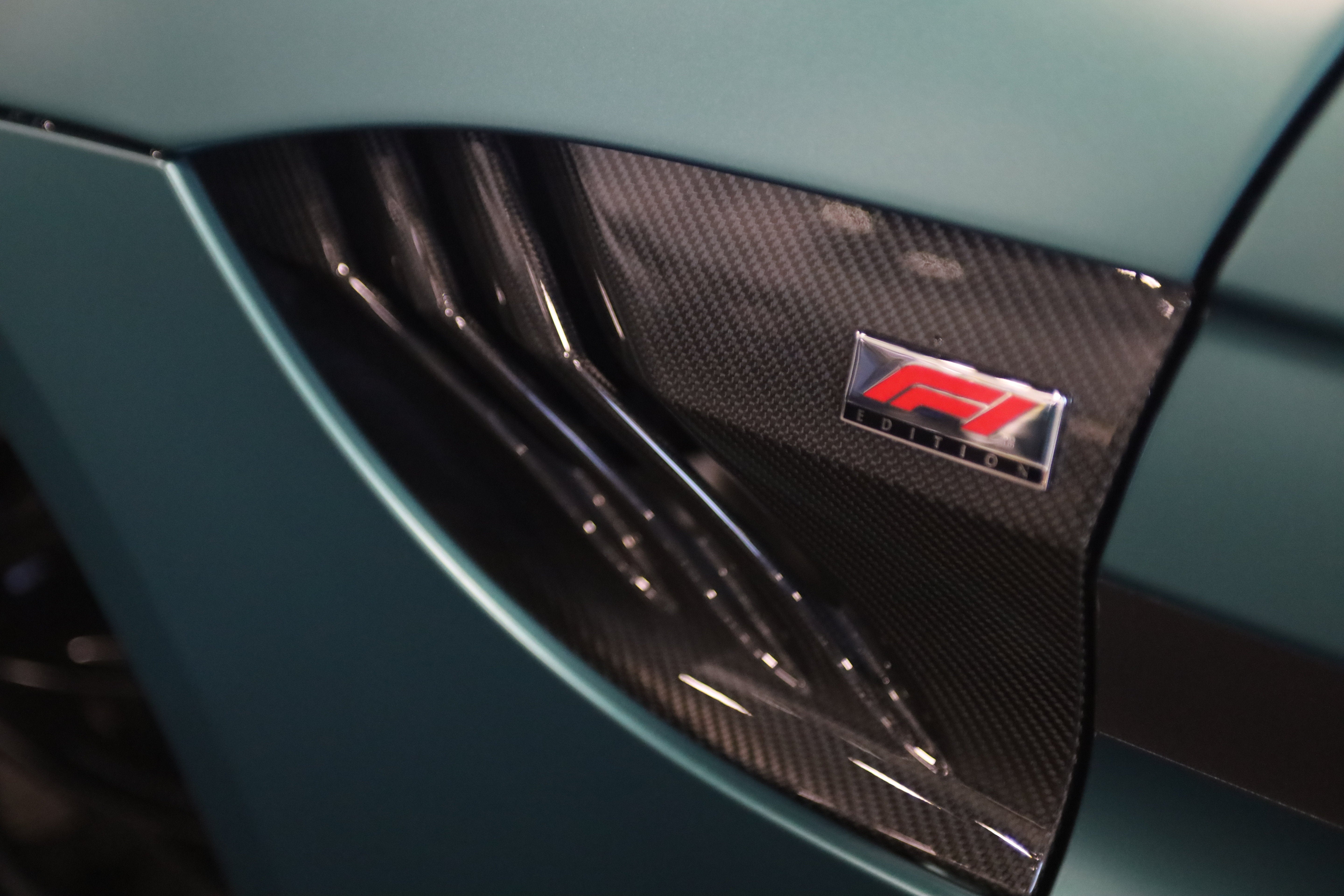 2023 Aston Martin Vantage Base
